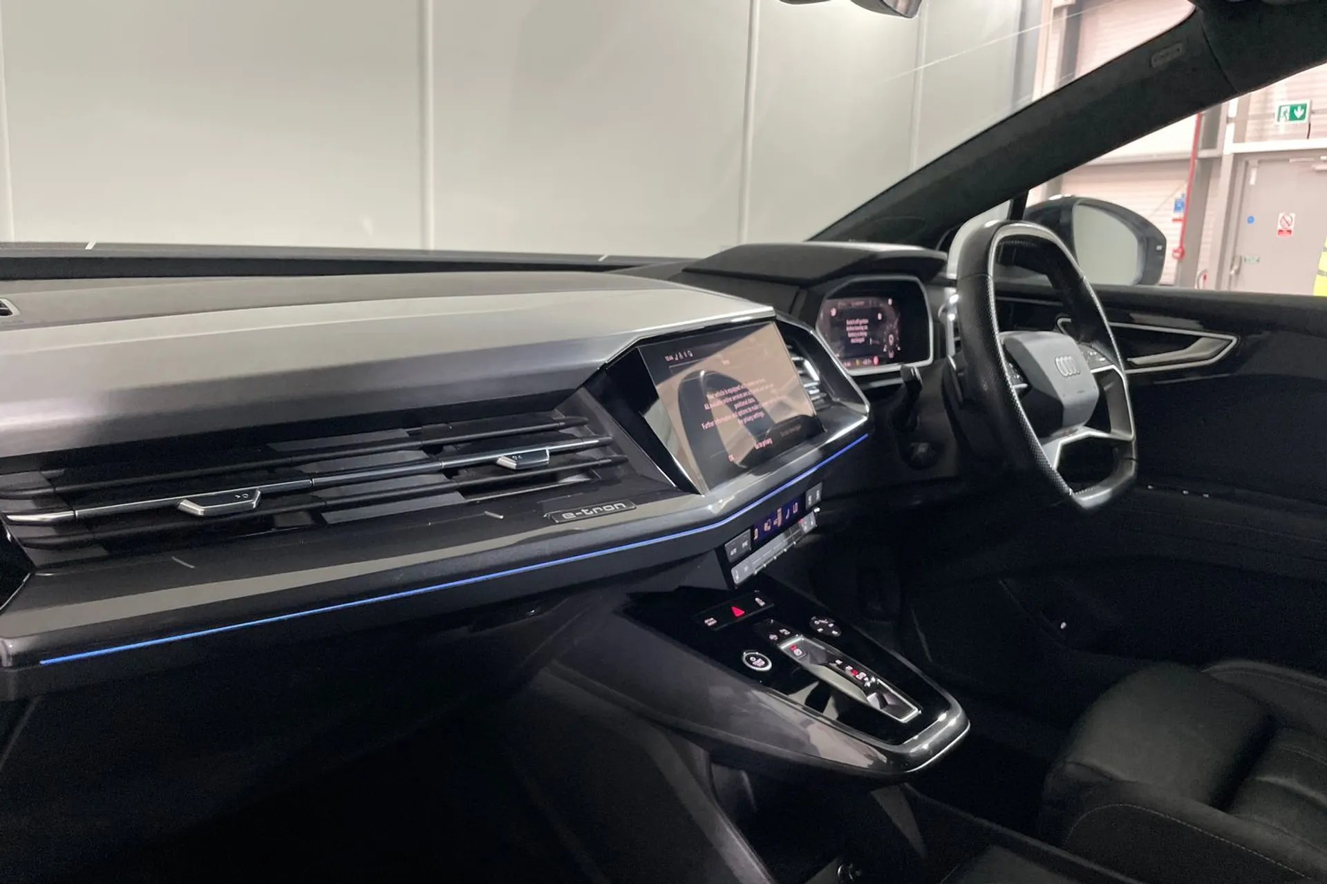 Audi Q4 thumbnail image number 27