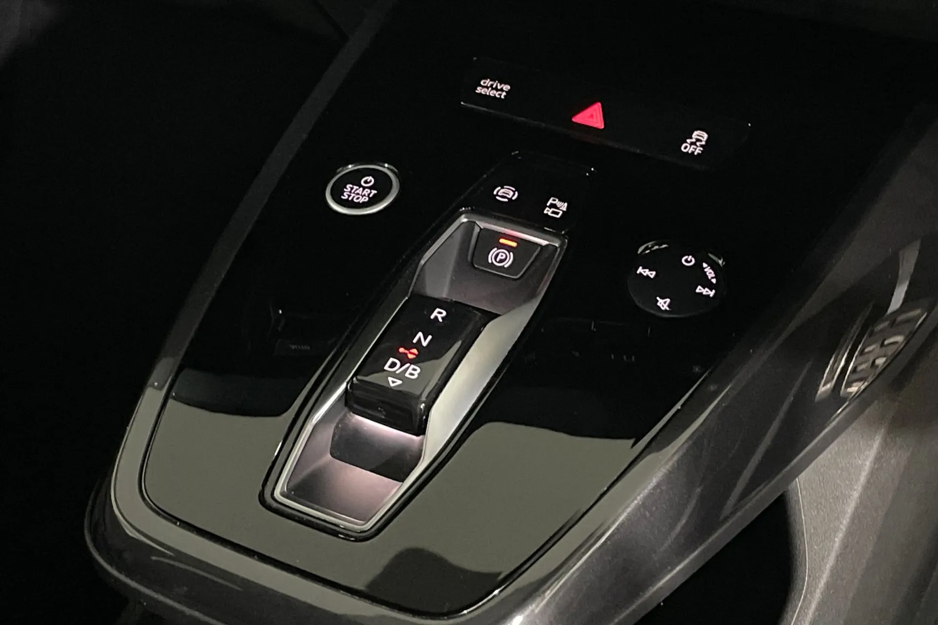 Audi Q4 thumbnail image number 35