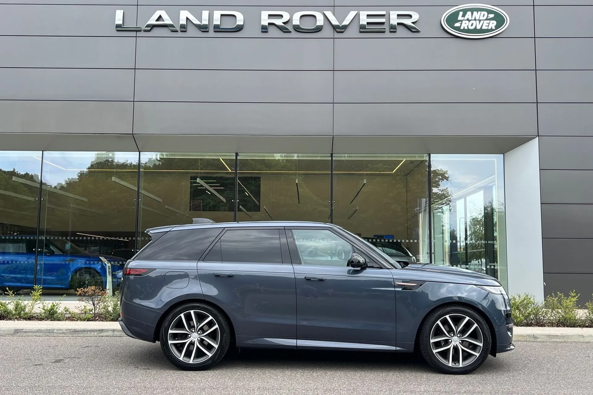 LAND ROVER RANGE ROVER SPORT thumbnail image number 2