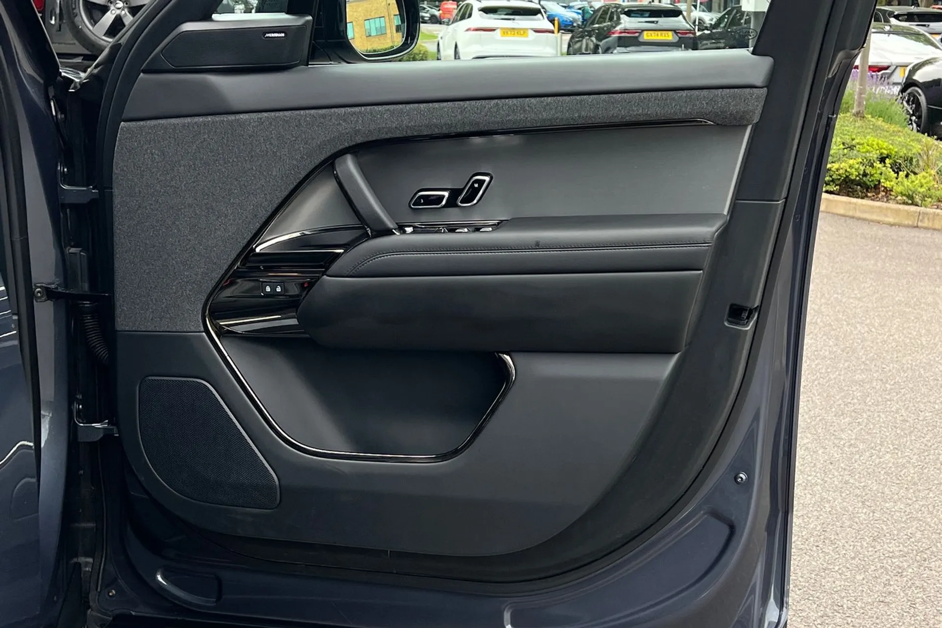 LAND ROVER RANGE ROVER SPORT thumbnail image number 63