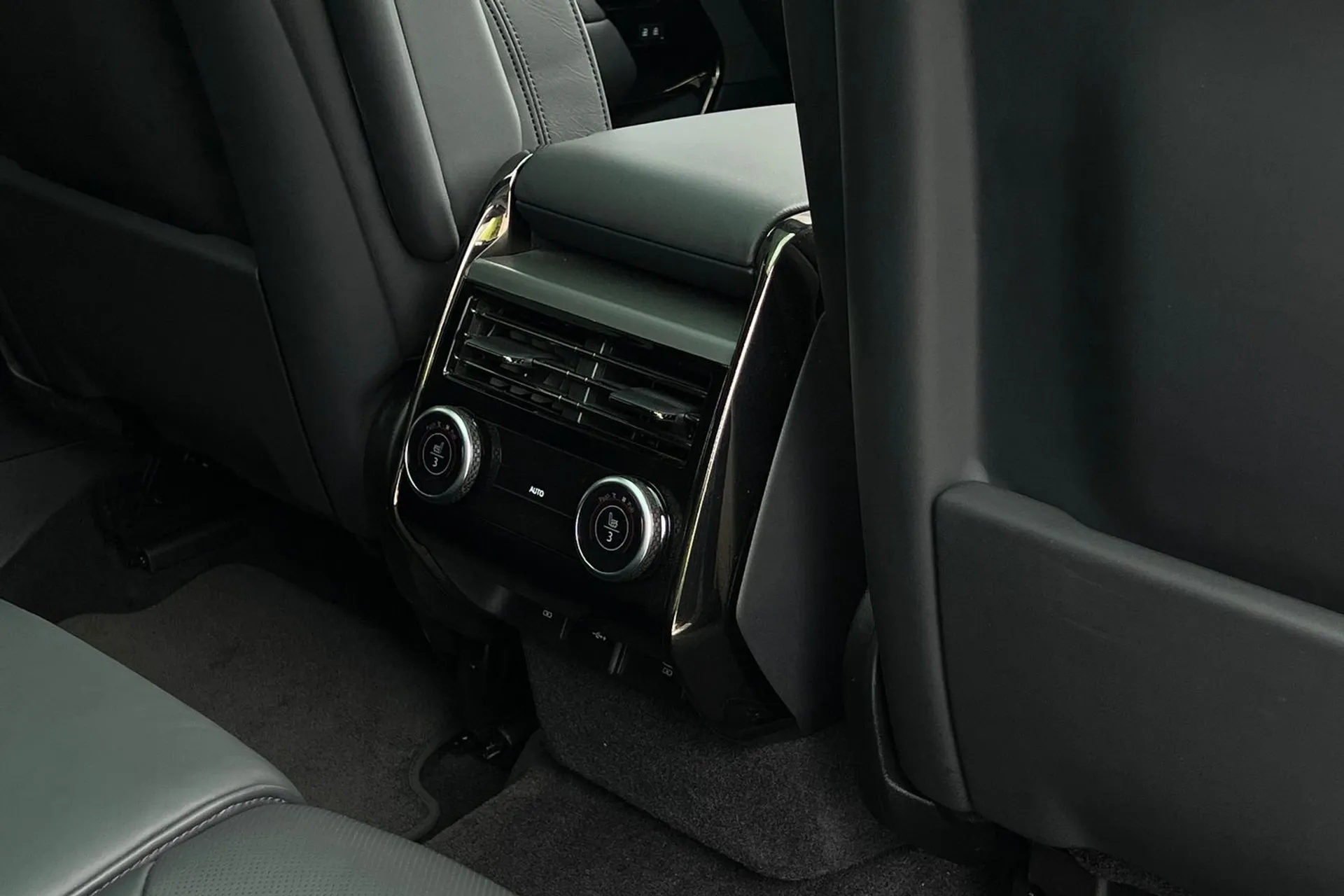 LAND ROVER RANGE ROVER SPORT thumbnail image number 49