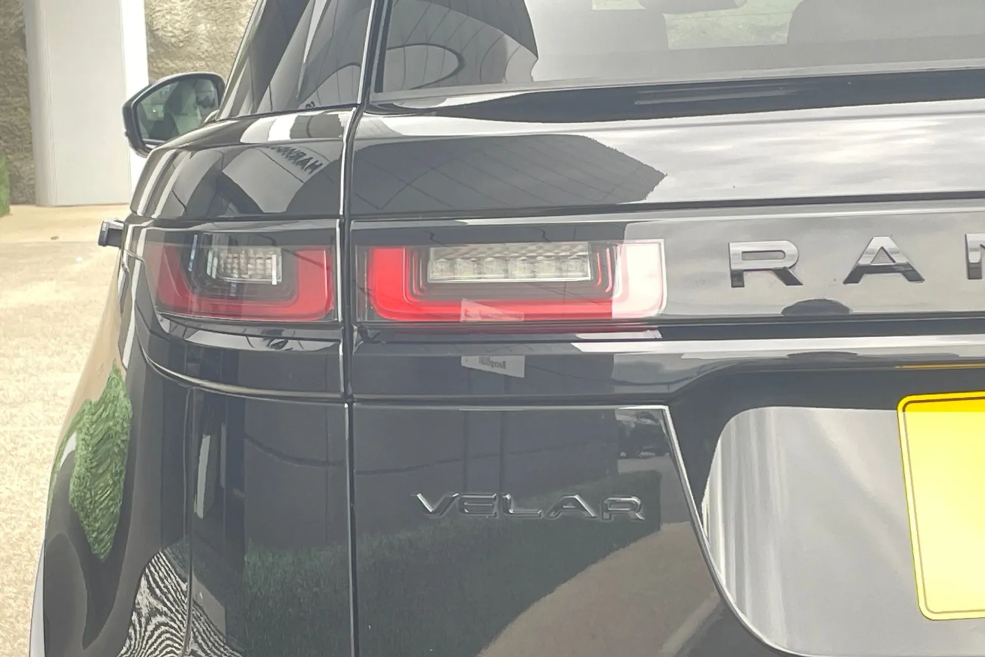 LAND ROVER RANGE ROVER VELAR thumbnail image number 30