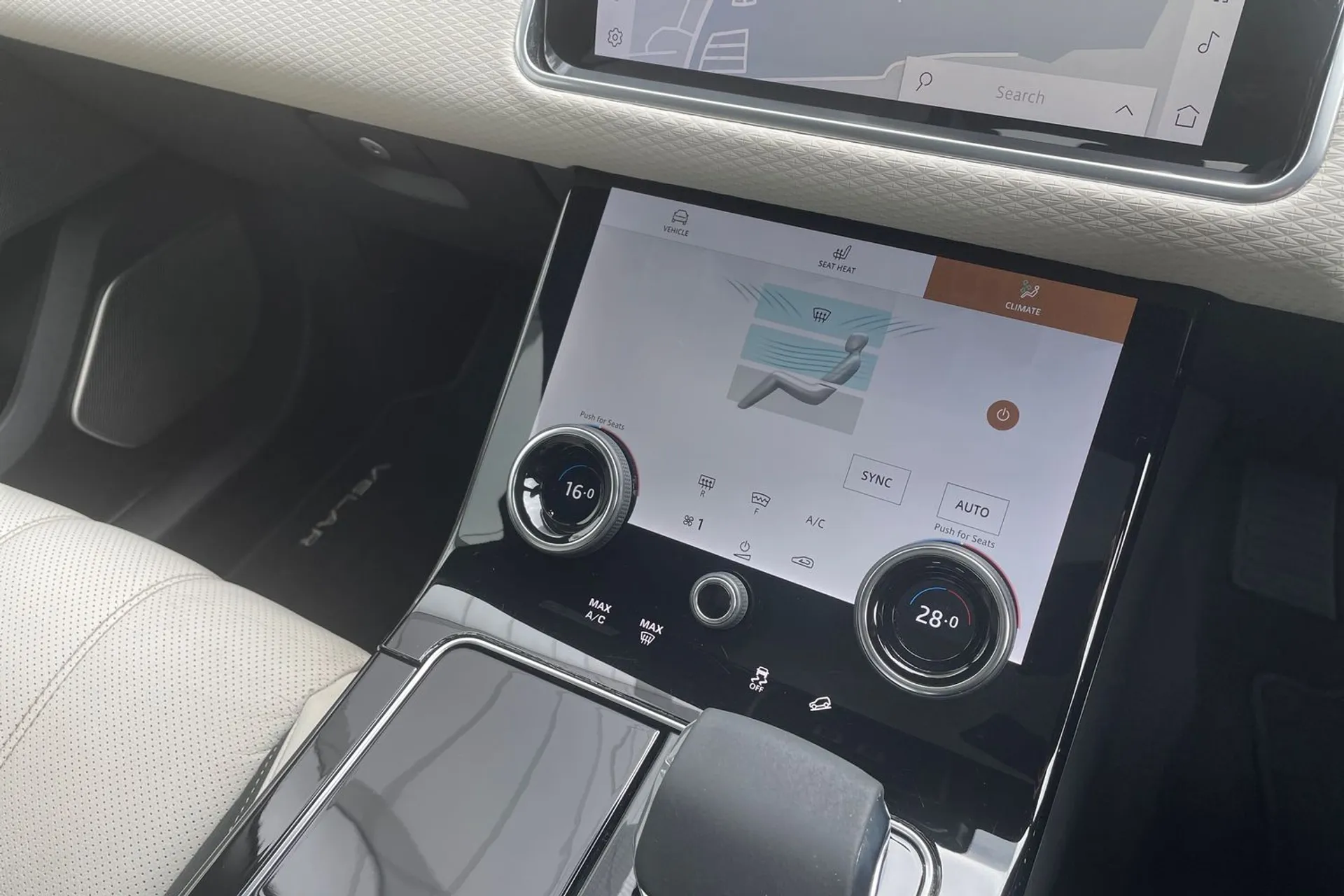 LAND ROVER RANGE ROVER VELAR thumbnail image number 51