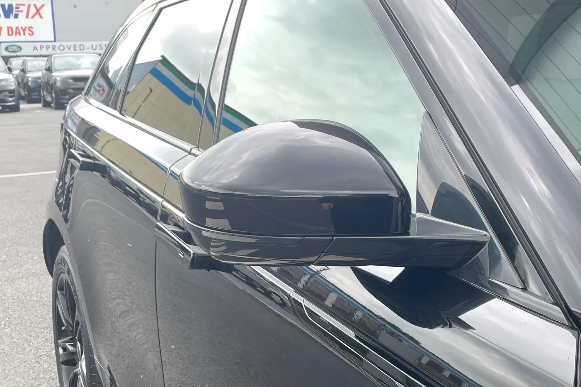LAND ROVER RANGE ROVER VELAR thumbnail image number 22