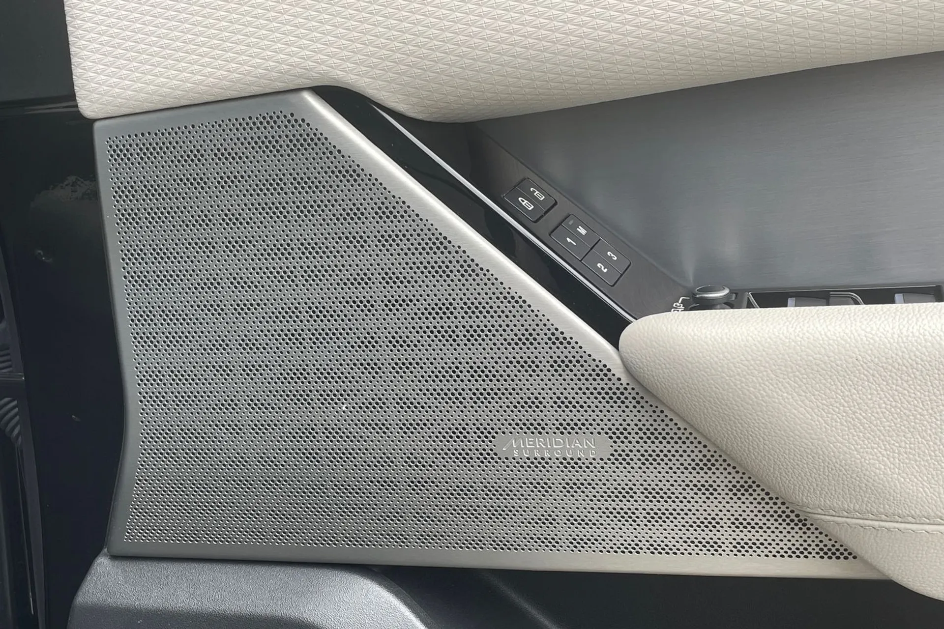 LAND ROVER RANGE ROVER VELAR thumbnail image number 20
