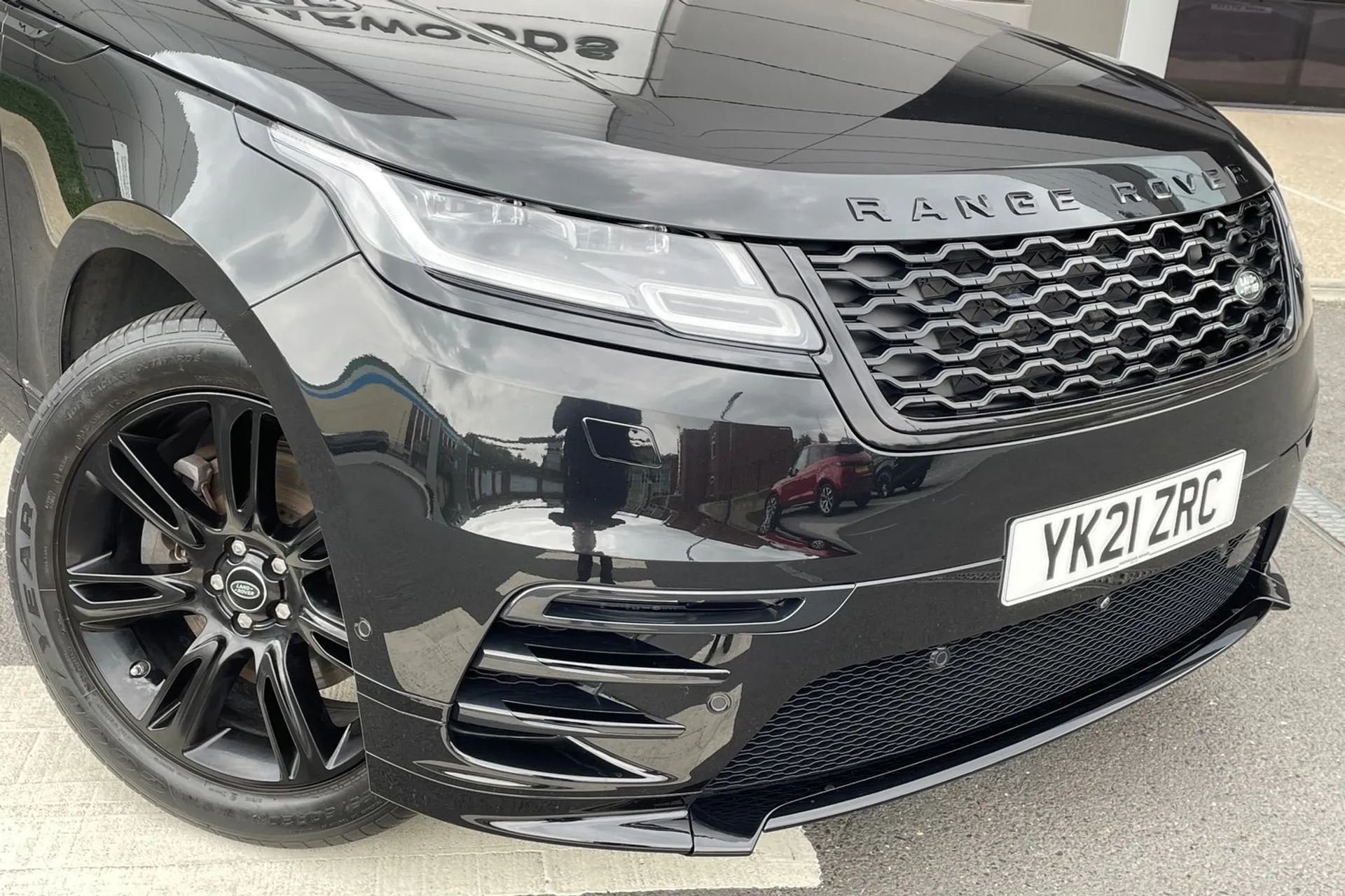 LAND ROVER RANGE ROVER VELAR thumbnail image number 26