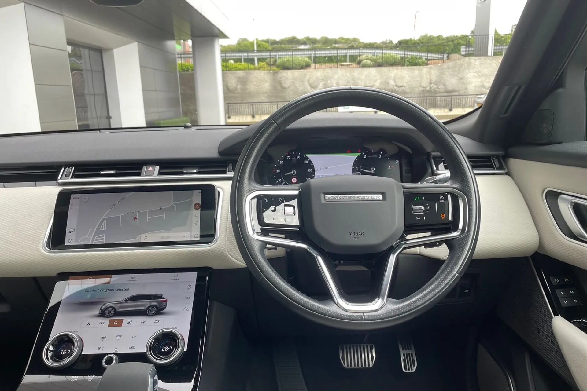 LAND ROVER RANGE ROVER VELAR thumbnail image number 47