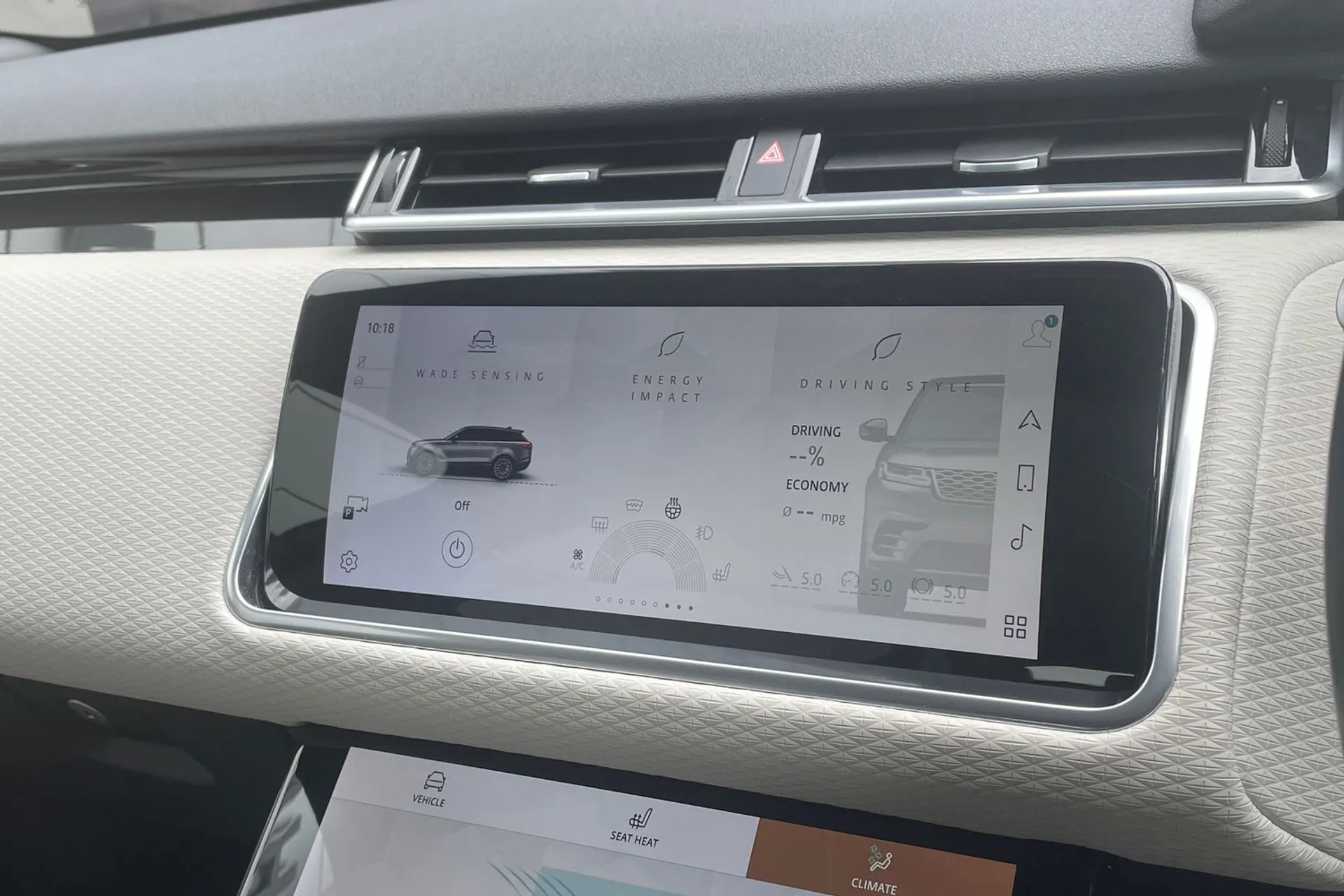LAND ROVER RANGE ROVER VELAR thumbnail image number 63