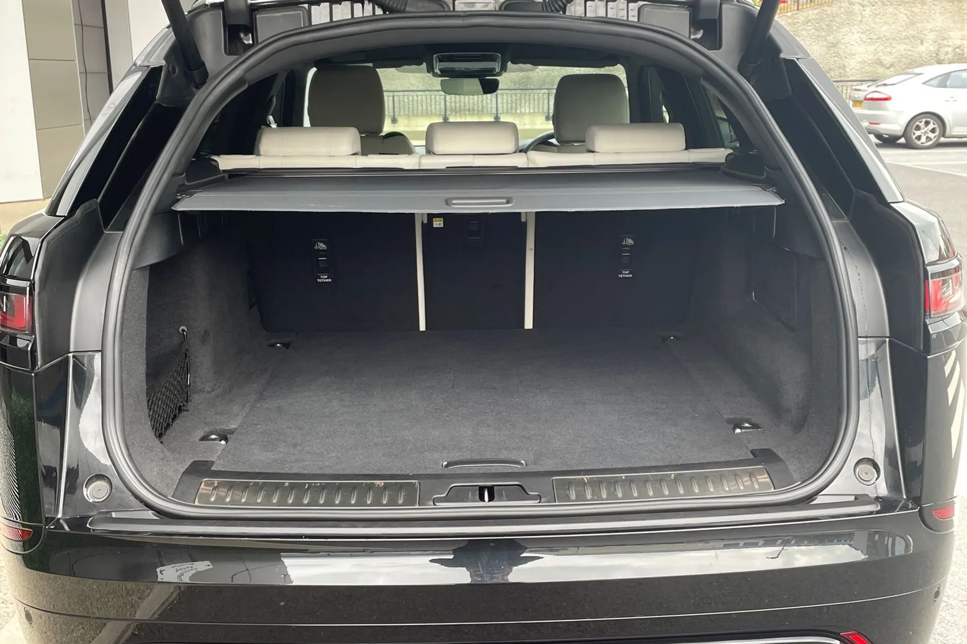 LAND ROVER RANGE ROVER VELAR thumbnail image number 33