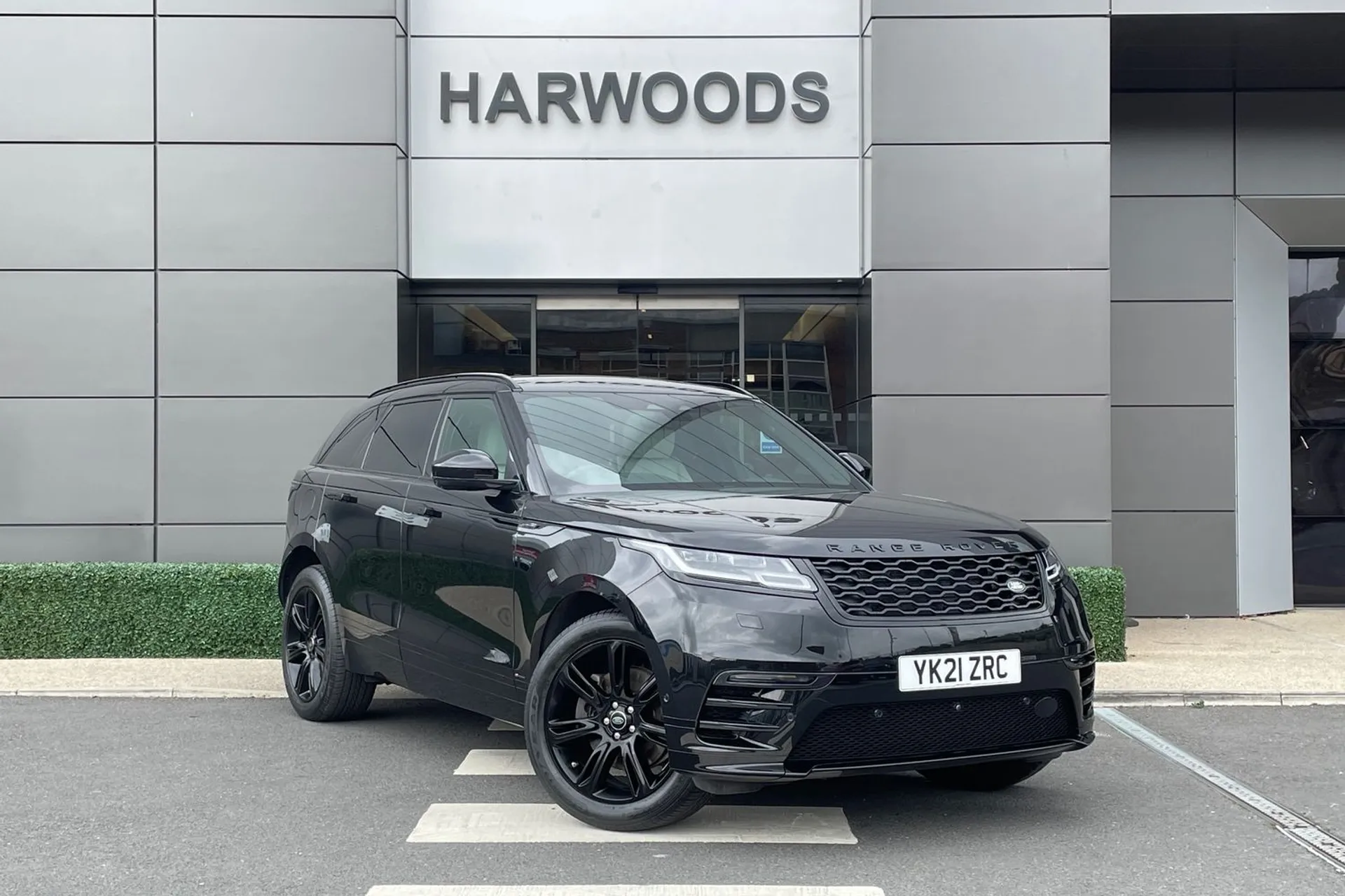 LAND ROVER RANGE ROVER VELAR focused image