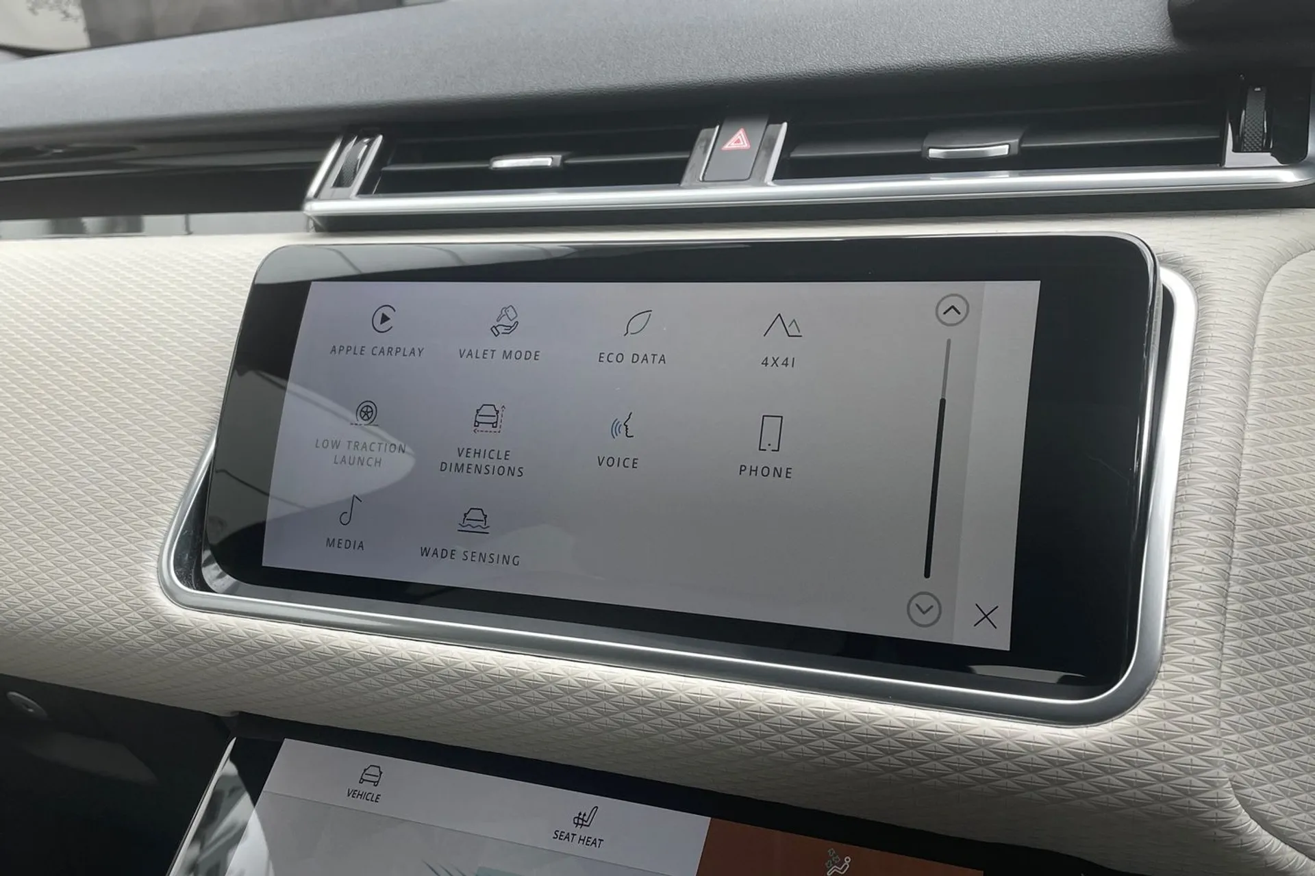LAND ROVER RANGE ROVER VELAR thumbnail image number 65
