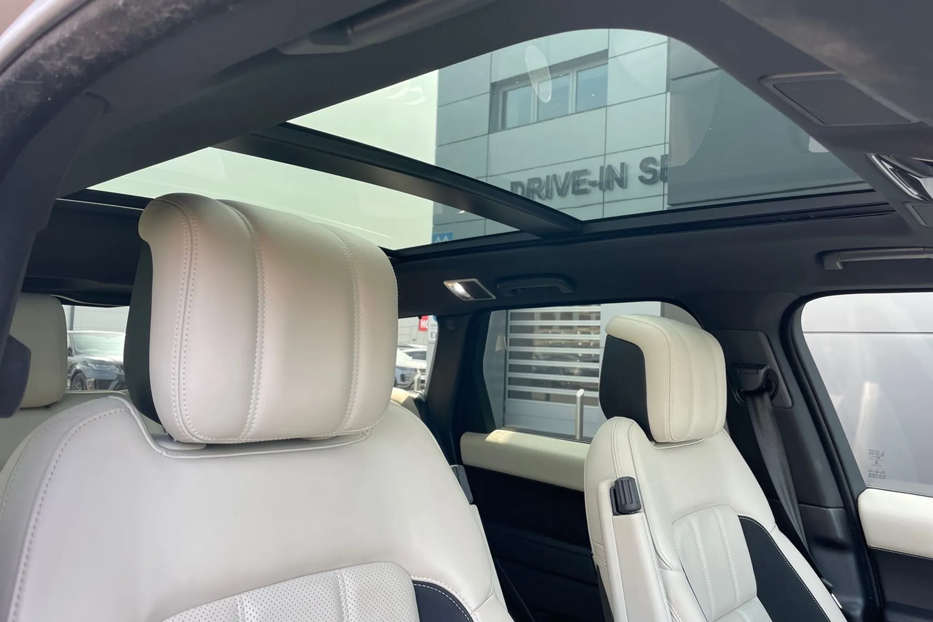 LAND ROVER RANGE ROVER SPORT thumbnail image number 13