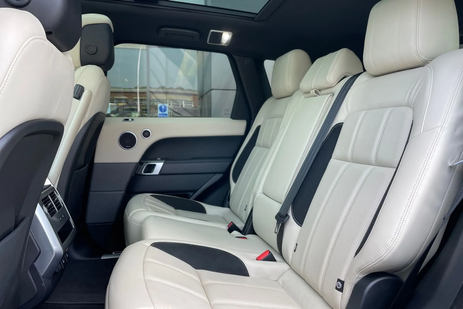 LAND ROVER RANGE ROVER SPORT thumbnail image number 42