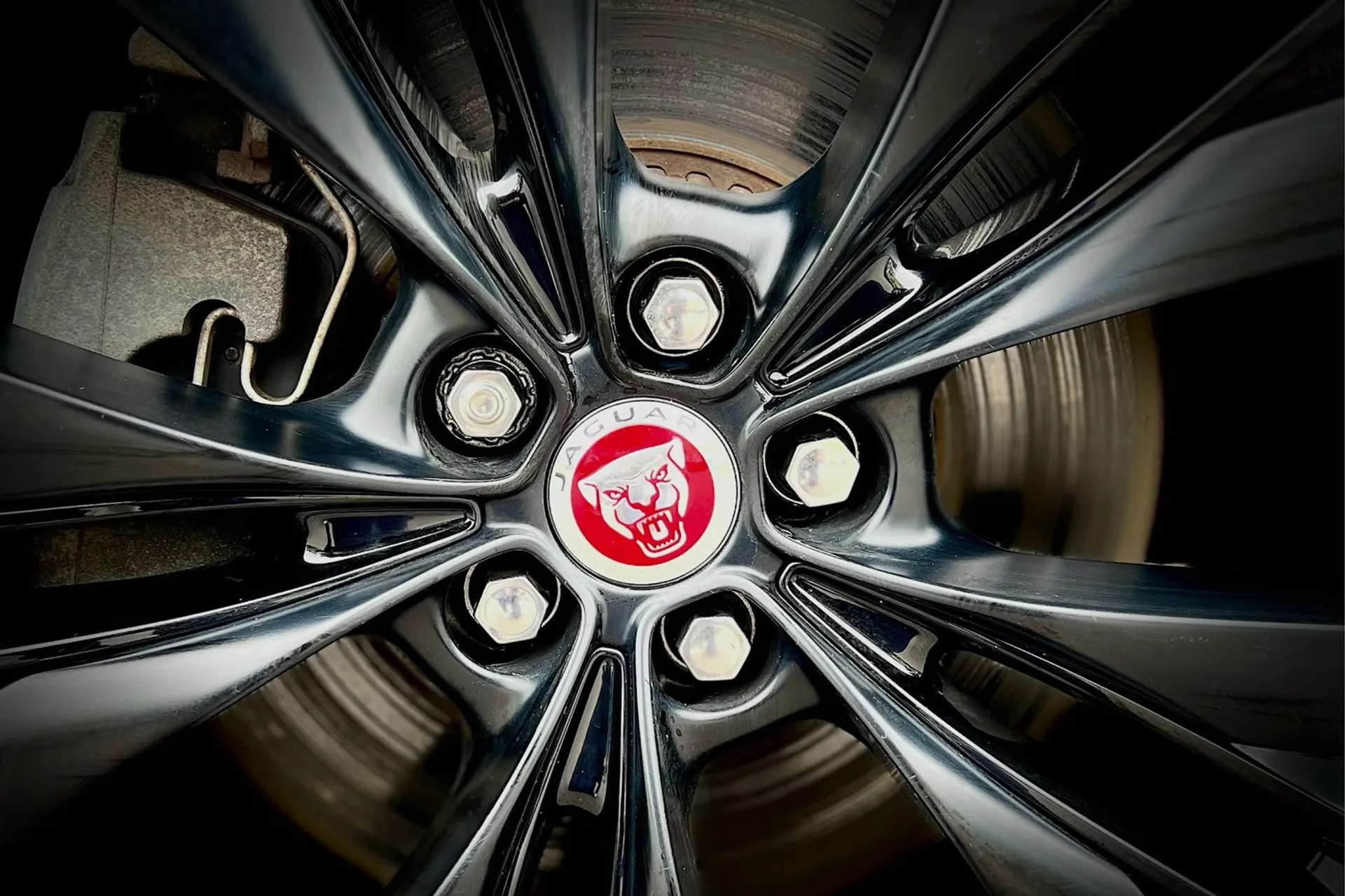 Jaguar F-PACE thumbnail image number 20