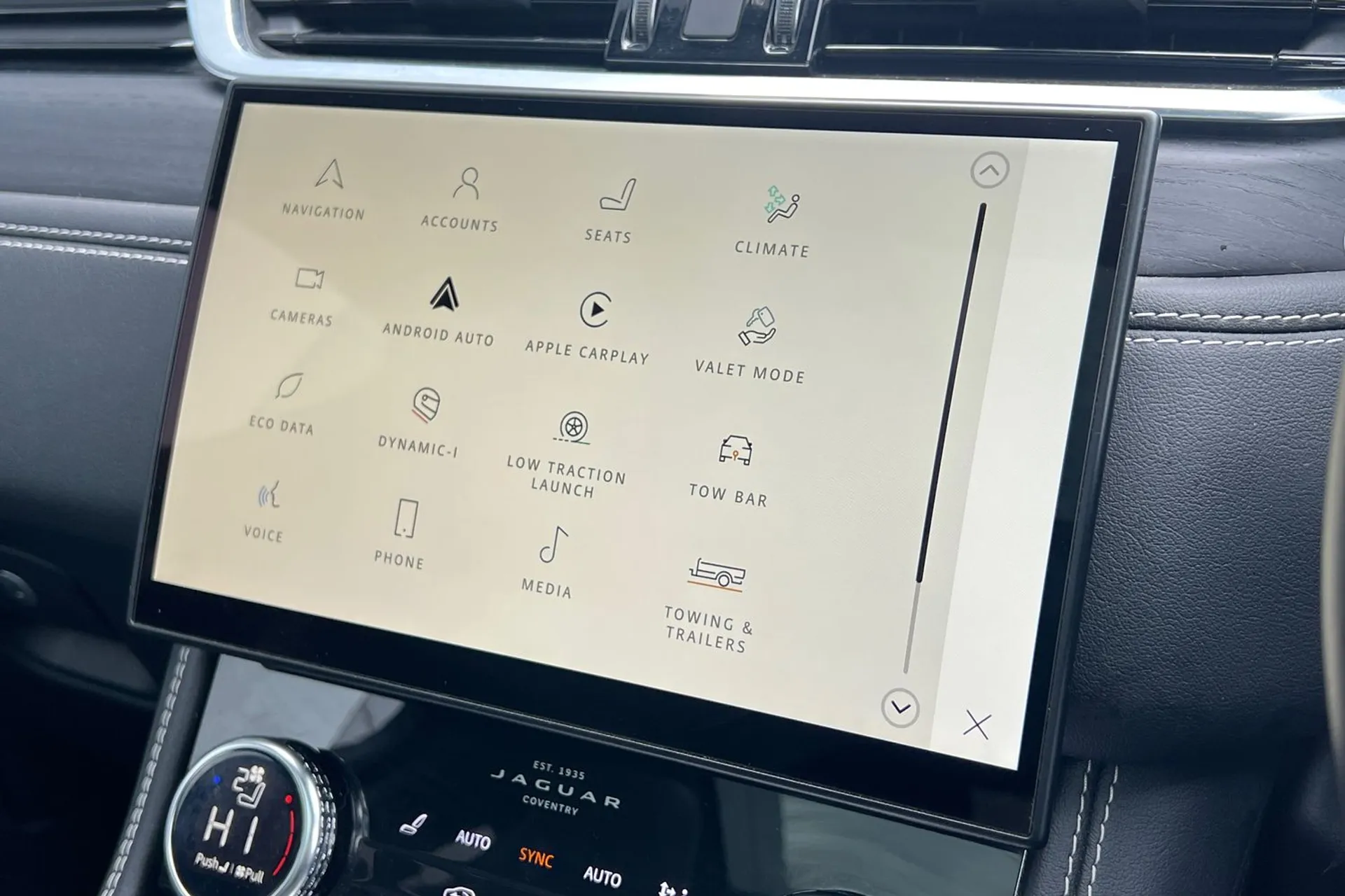 Jaguar F-PACE thumbnail image number 55