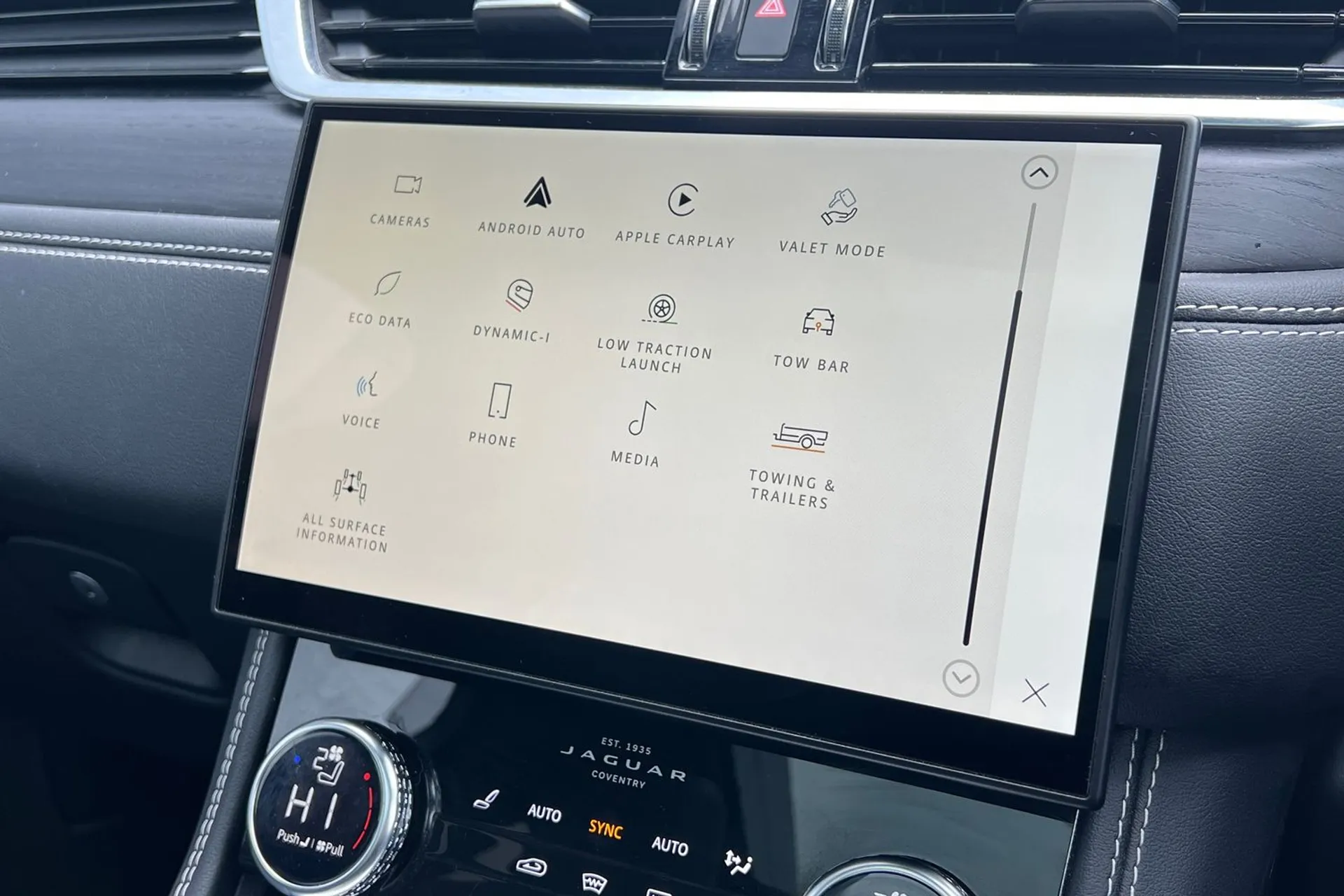 Jaguar F-PACE thumbnail image number 56