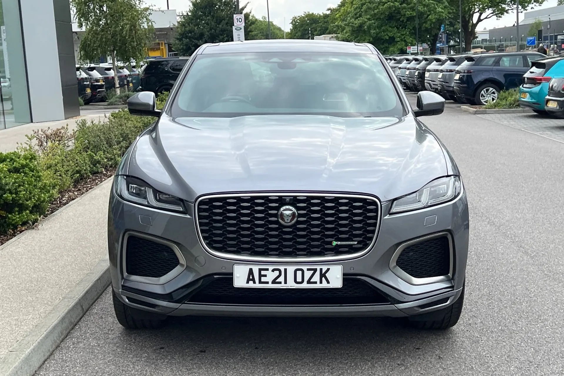 Jaguar F-PACE thumbnail image number 18