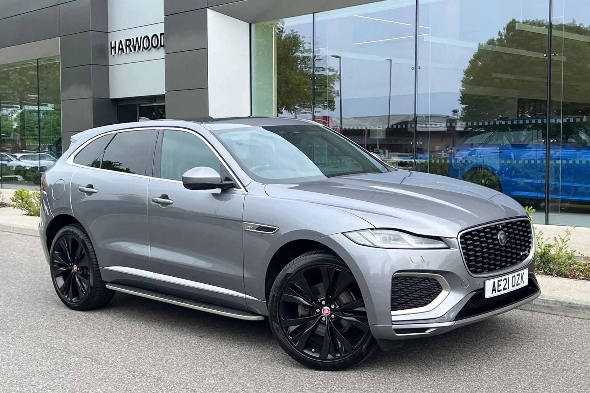 Jaguar F-PACE focused image