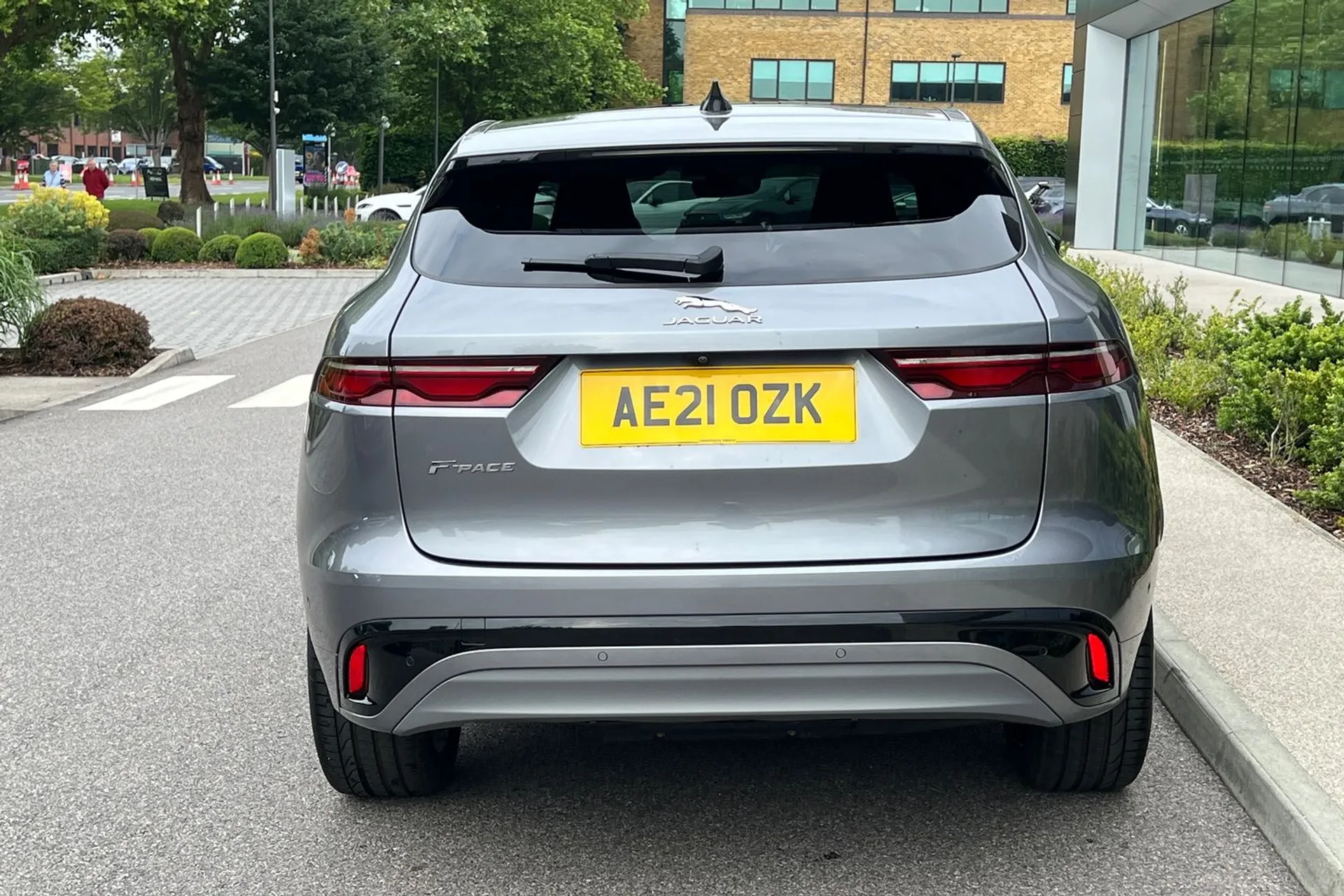 Jaguar F-PACE thumbnail image number 13
