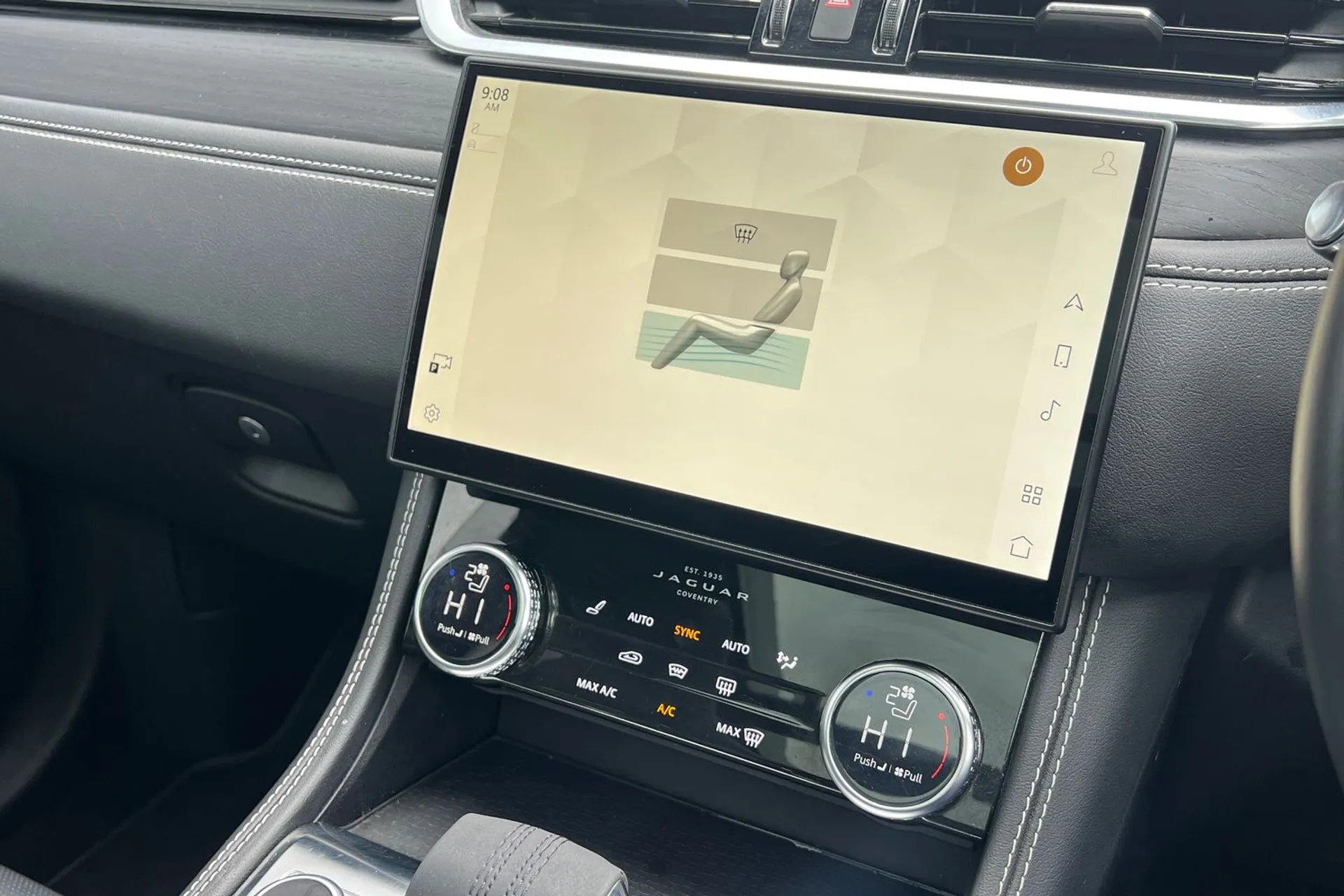Jaguar F-PACE thumbnail image number 58