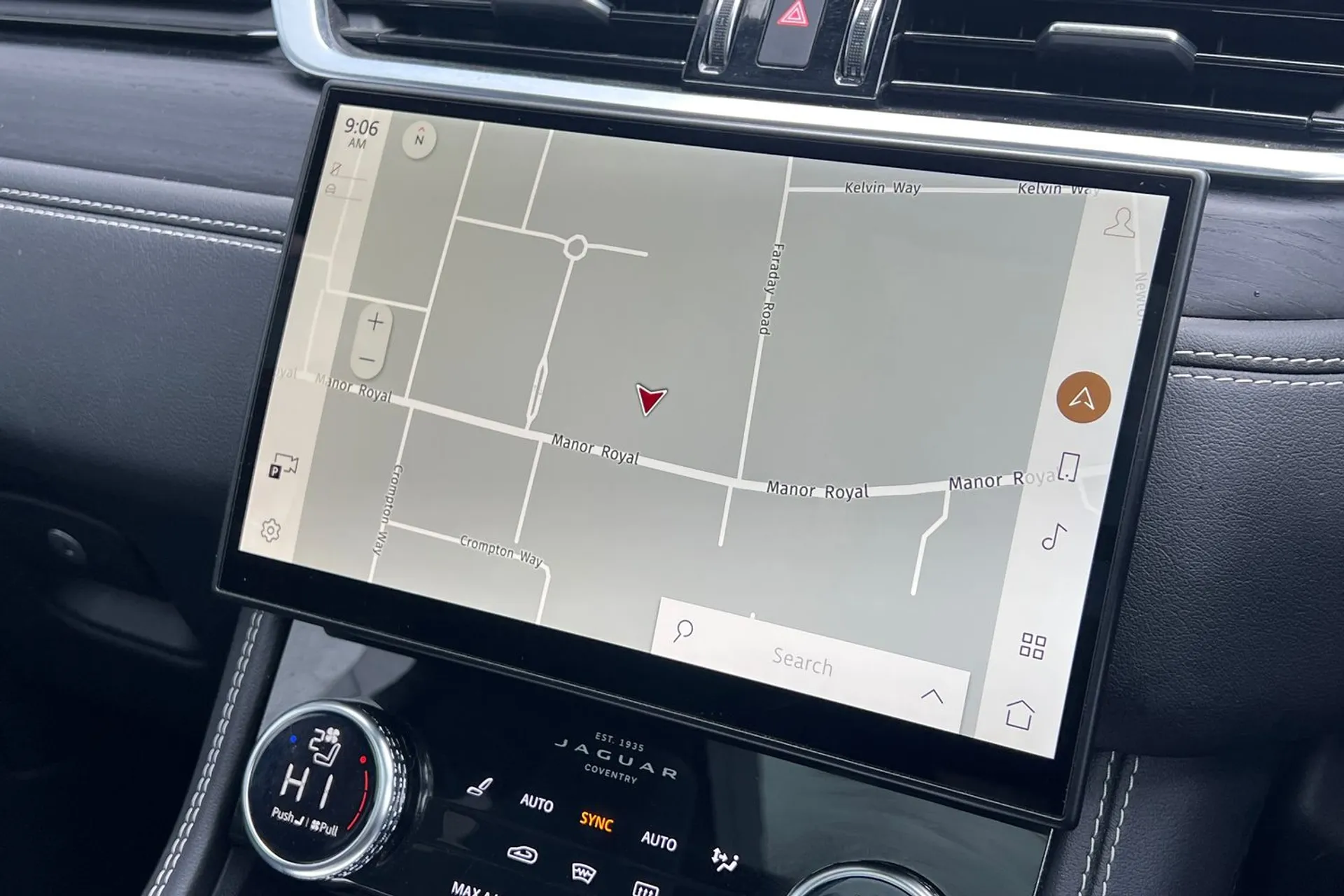 Jaguar F-PACE thumbnail image number 4