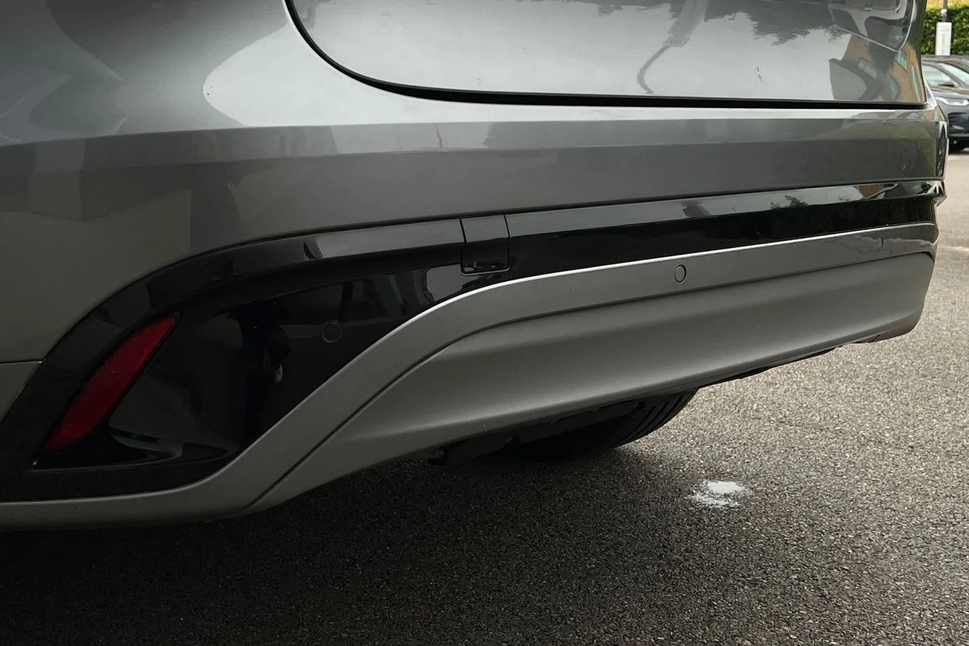 Jaguar F-PACE thumbnail image number 24