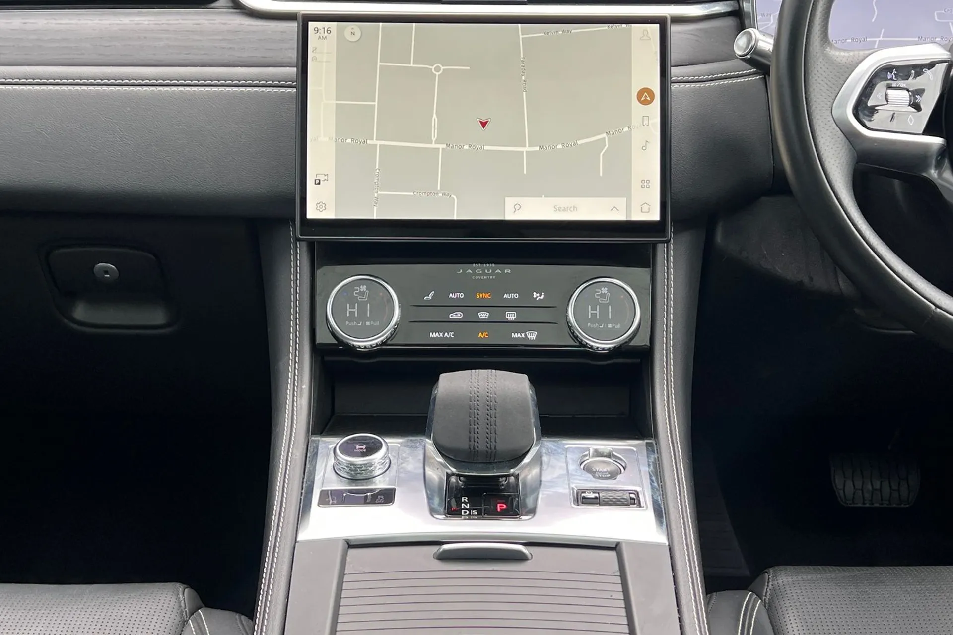 Jaguar F-PACE thumbnail image number 29