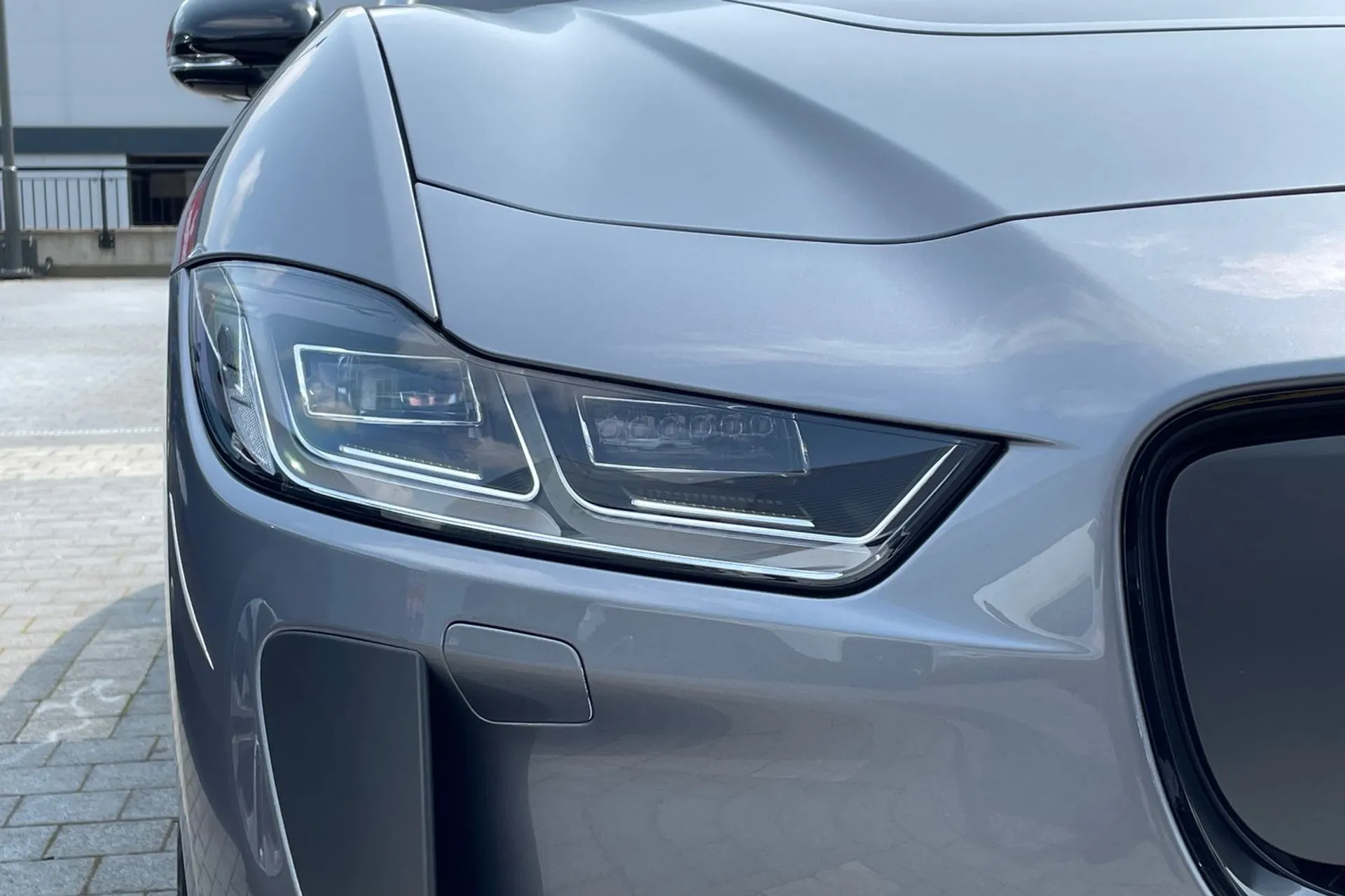 Jaguar I-PACE thumbnail image number 19