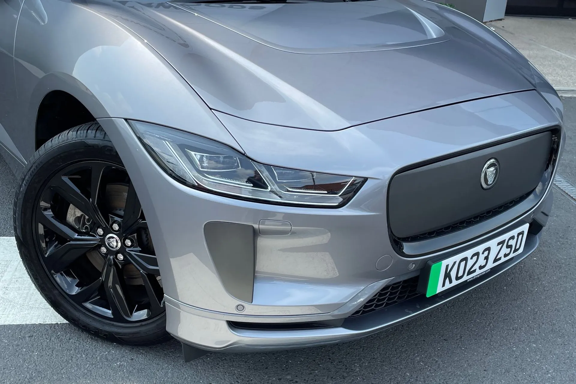 Jaguar I-PACE thumbnail image number 18