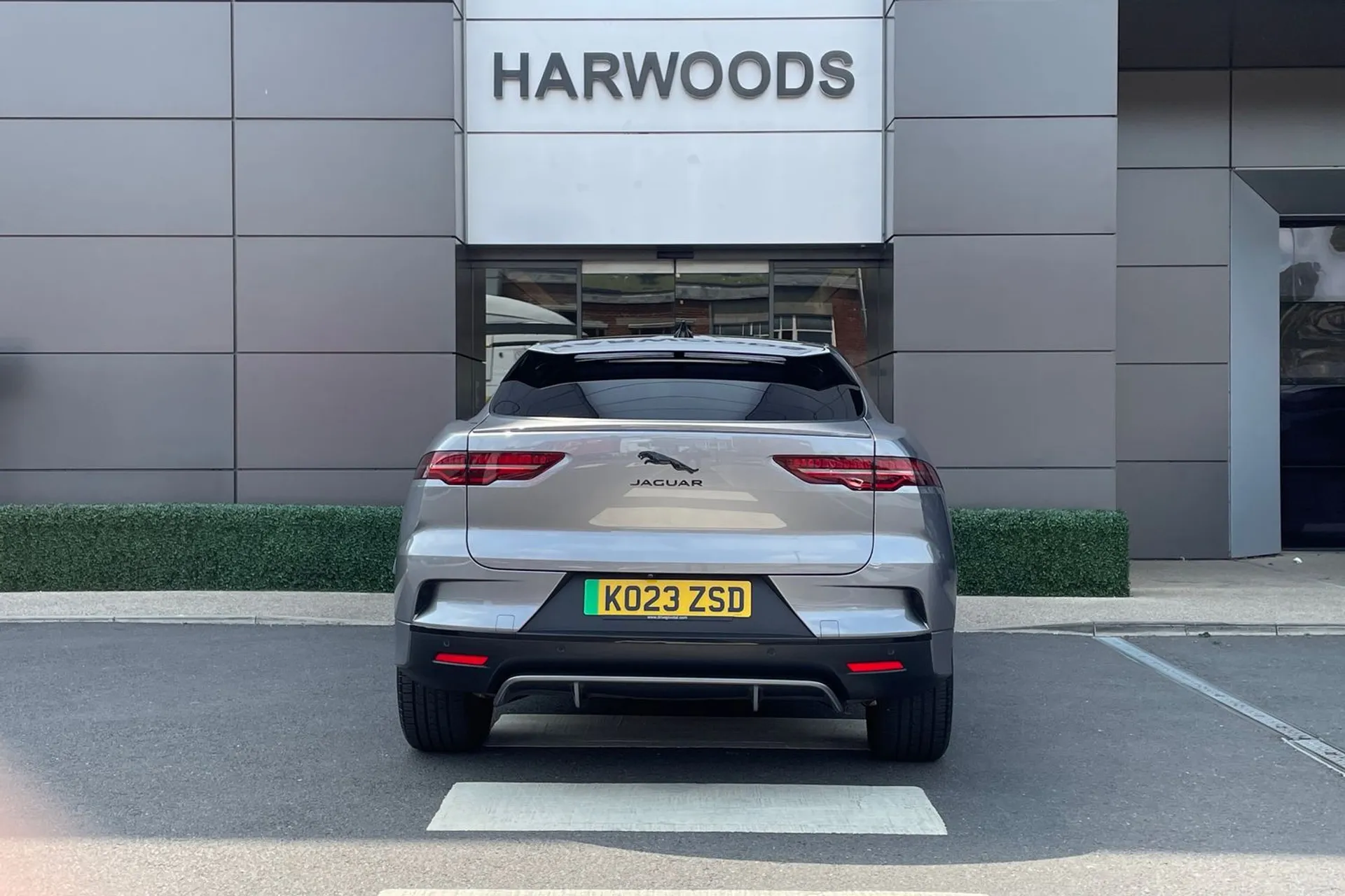 Jaguar I-PACE thumbnail image number 7