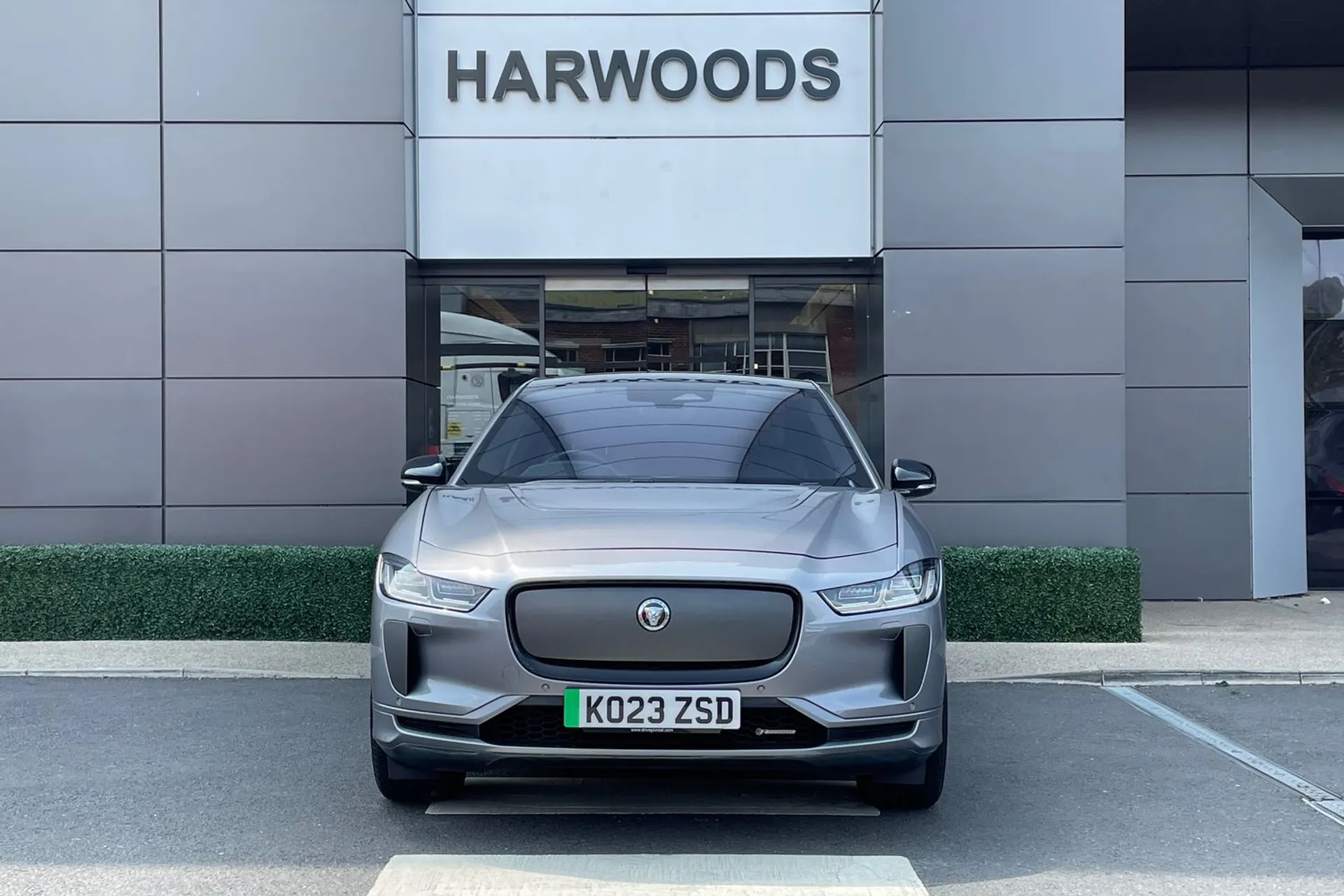 Jaguar I-PACE thumbnail image number 15