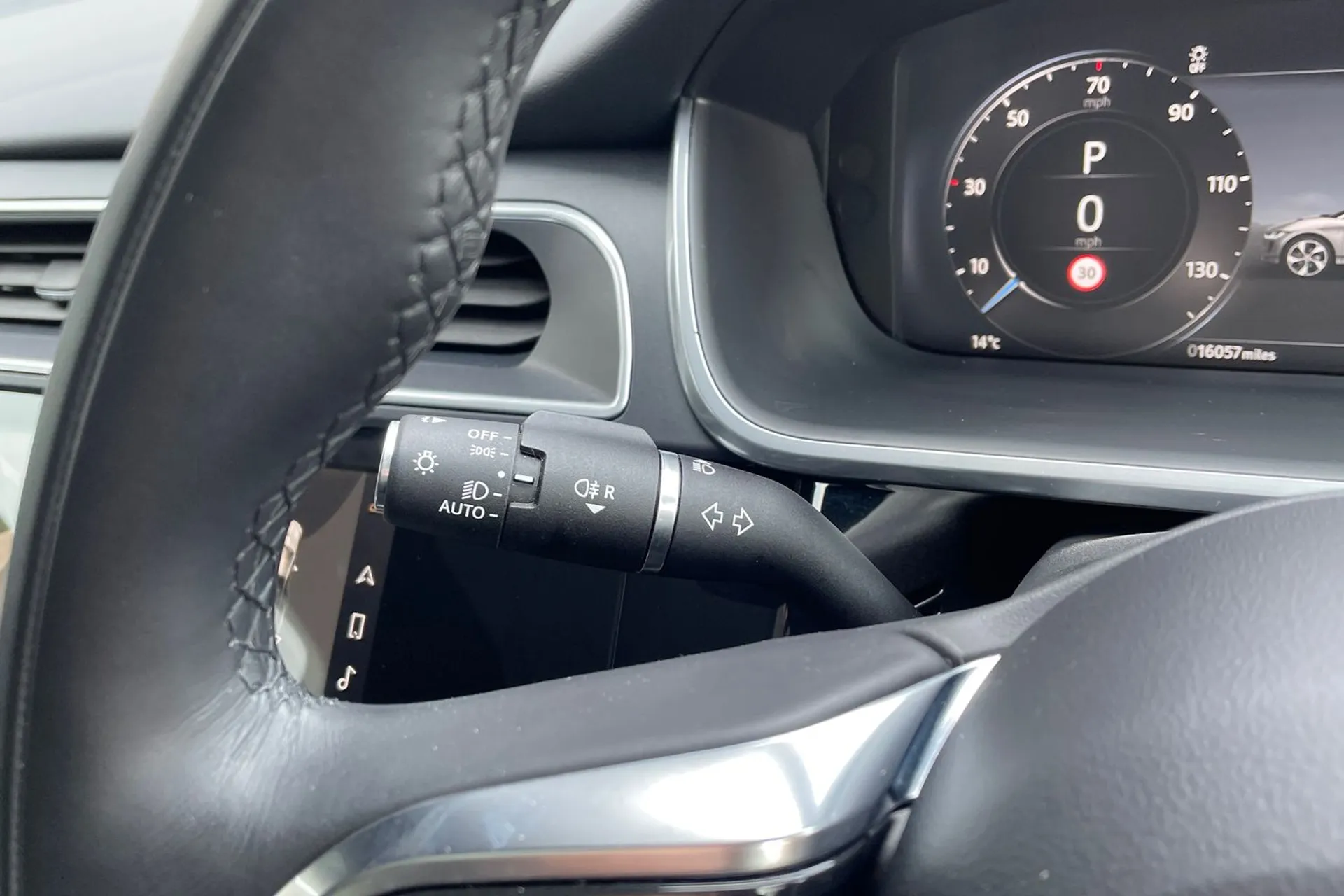 Jaguar I-PACE thumbnail image number 65