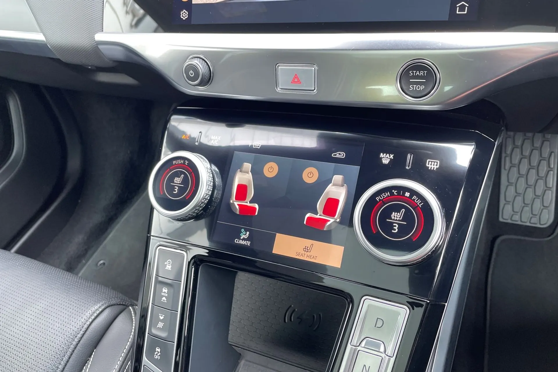Jaguar I-PACE thumbnail image number 23
