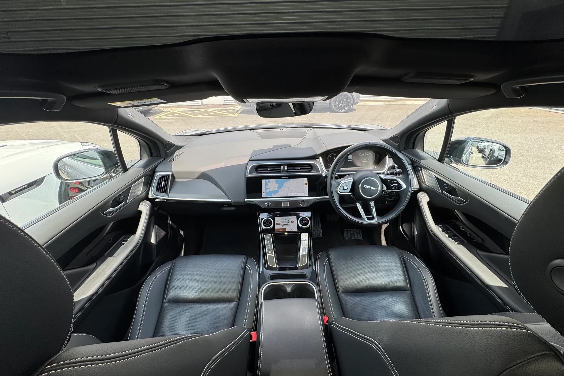 Jaguar I-PACE thumbnail image number 3