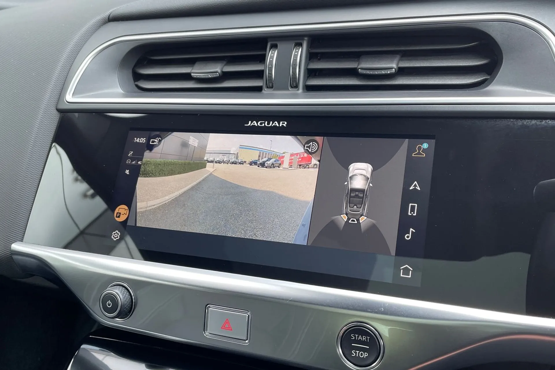 Jaguar I-PACE thumbnail image number 62