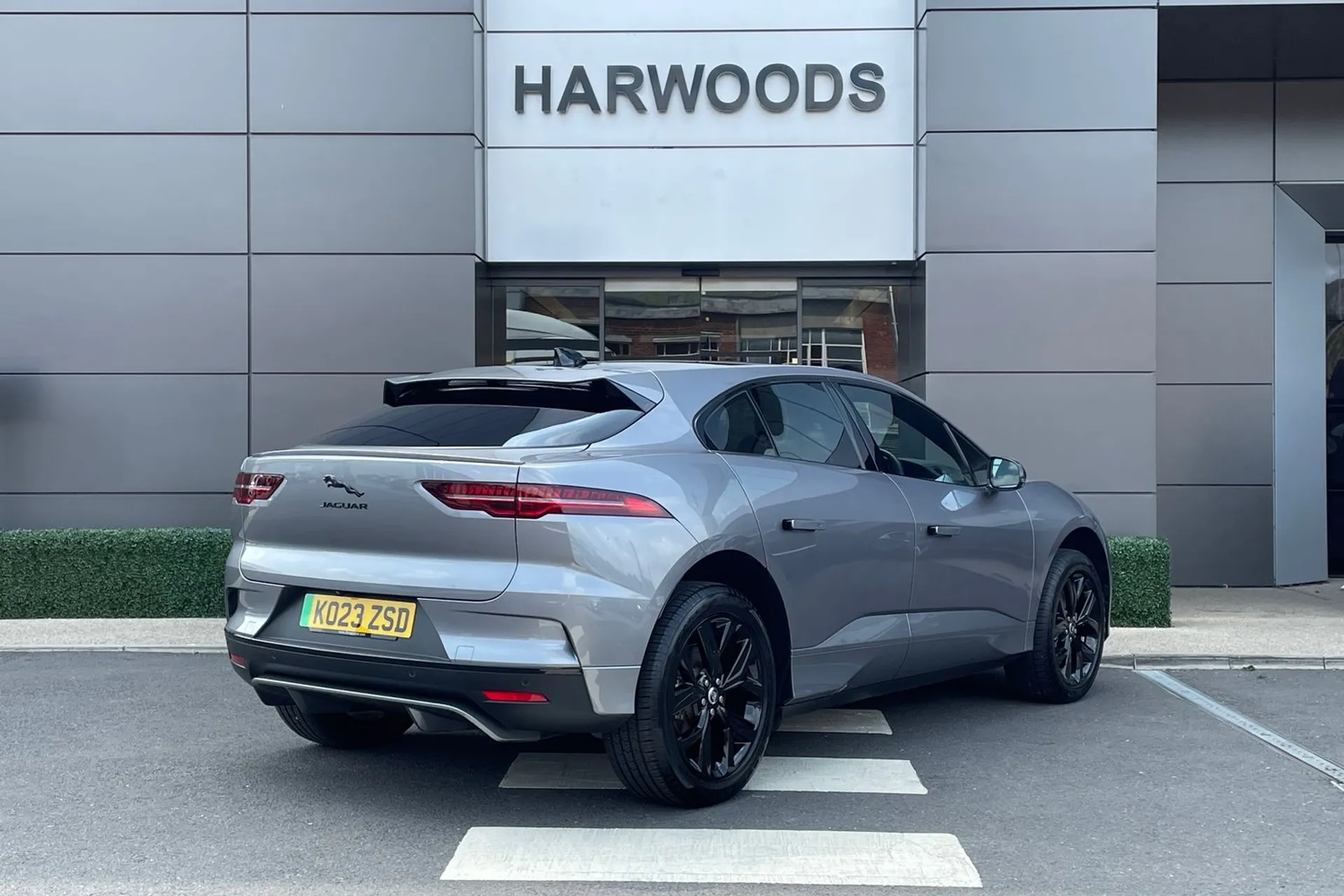 Jaguar I-PACE thumbnail image number 6