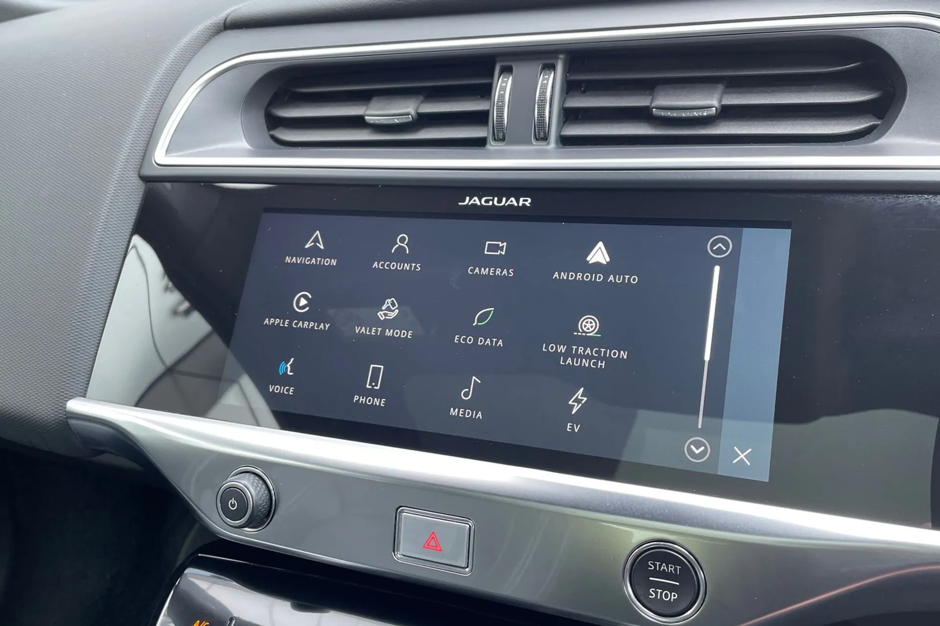 Jaguar I-PACE thumbnail image number 60