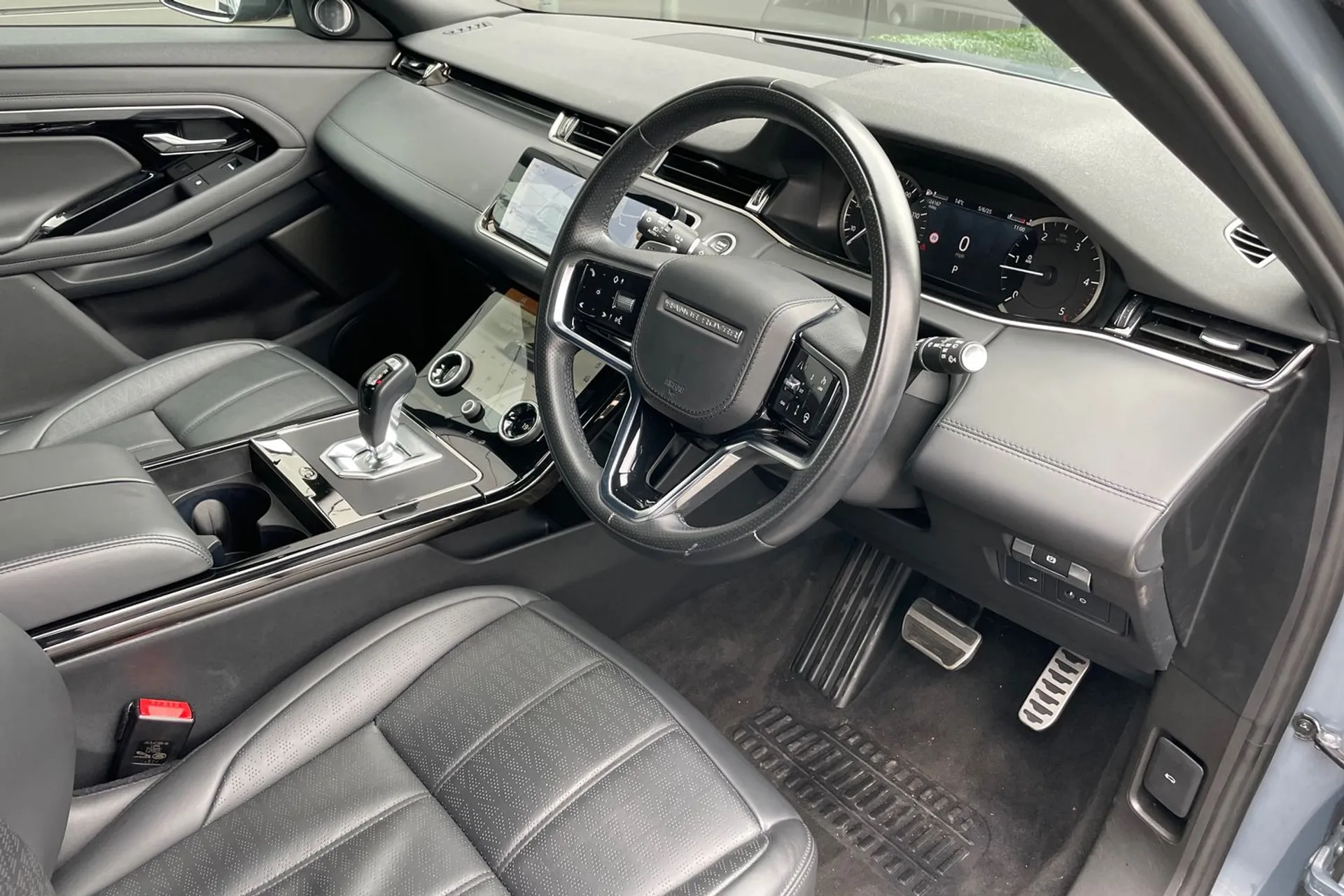 LAND ROVER RANGE ROVER EVOQUE thumbnail image number 16