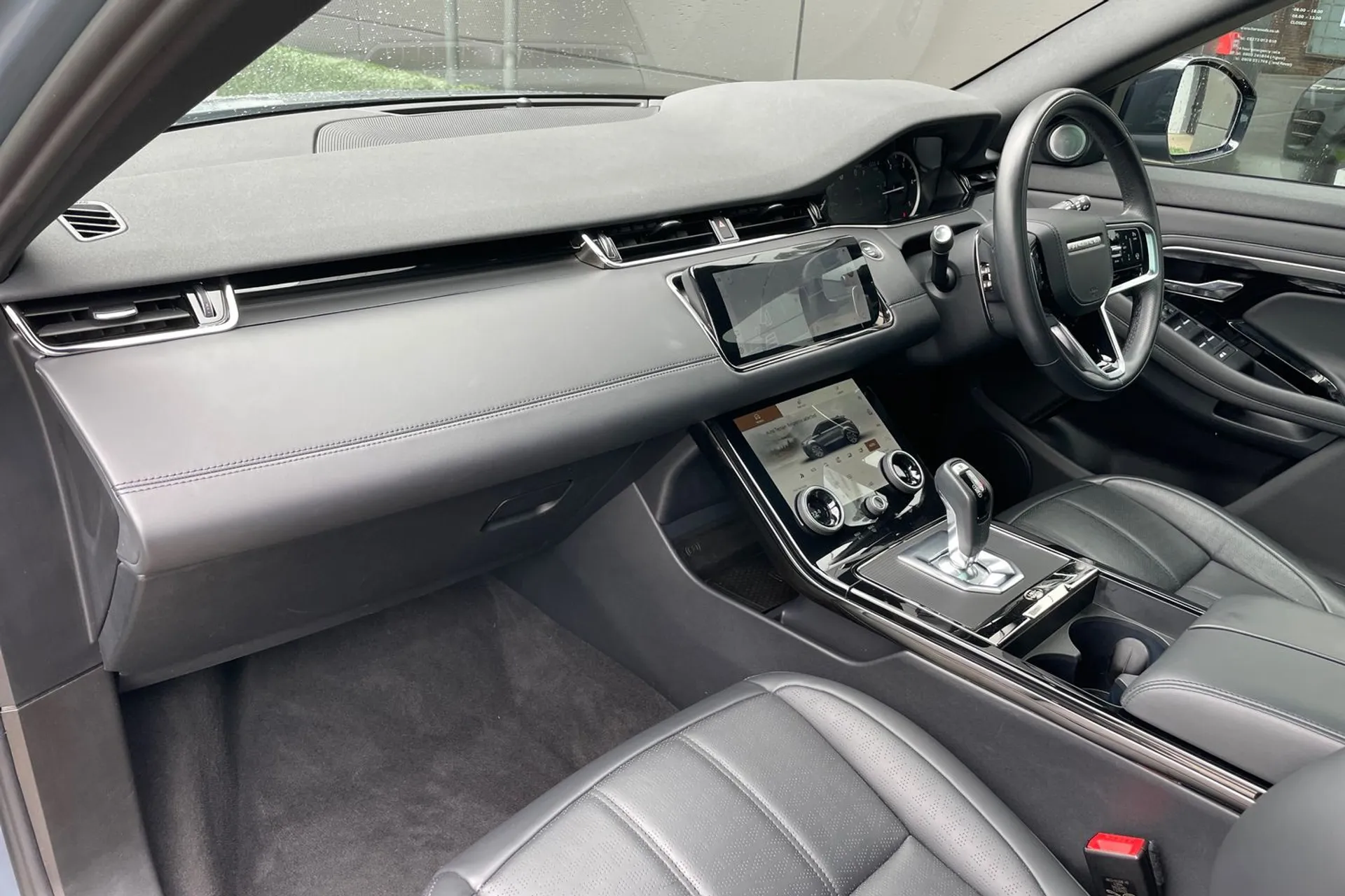 LAND ROVER RANGE ROVER EVOQUE thumbnail image number 39