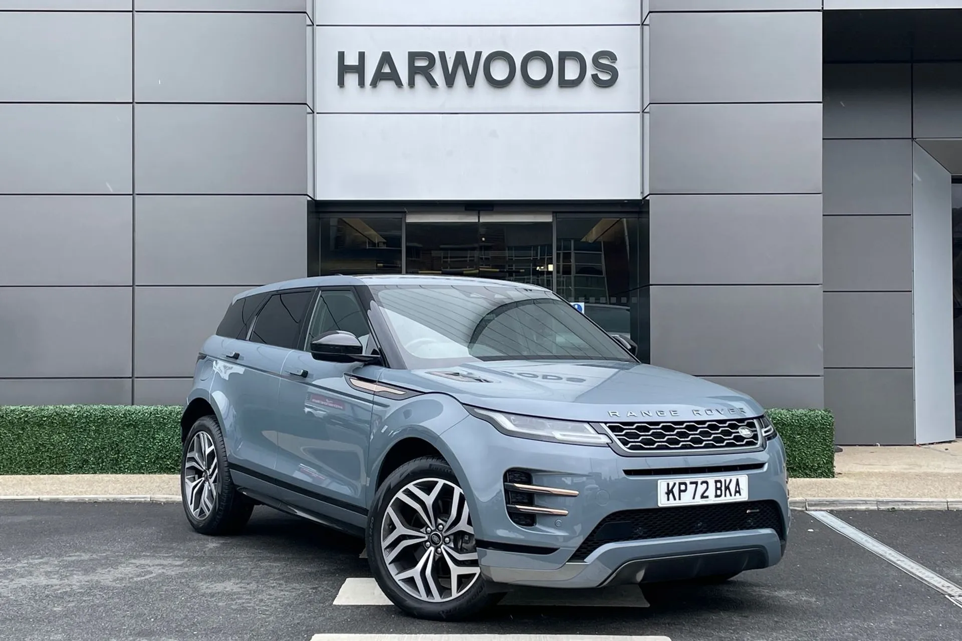 LAND ROVER RANGE ROVER EVOQUE focused image