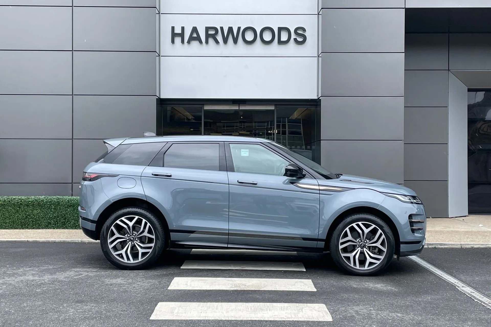 LAND ROVER RANGE ROVER EVOQUE thumbnail image number 2