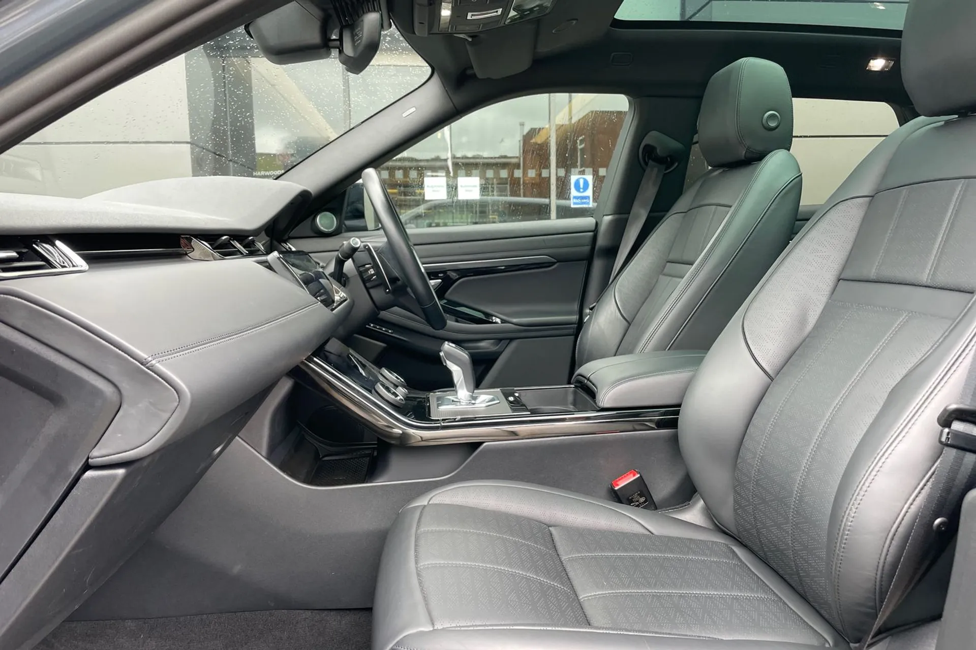 LAND ROVER RANGE ROVER EVOQUE thumbnail image number 40