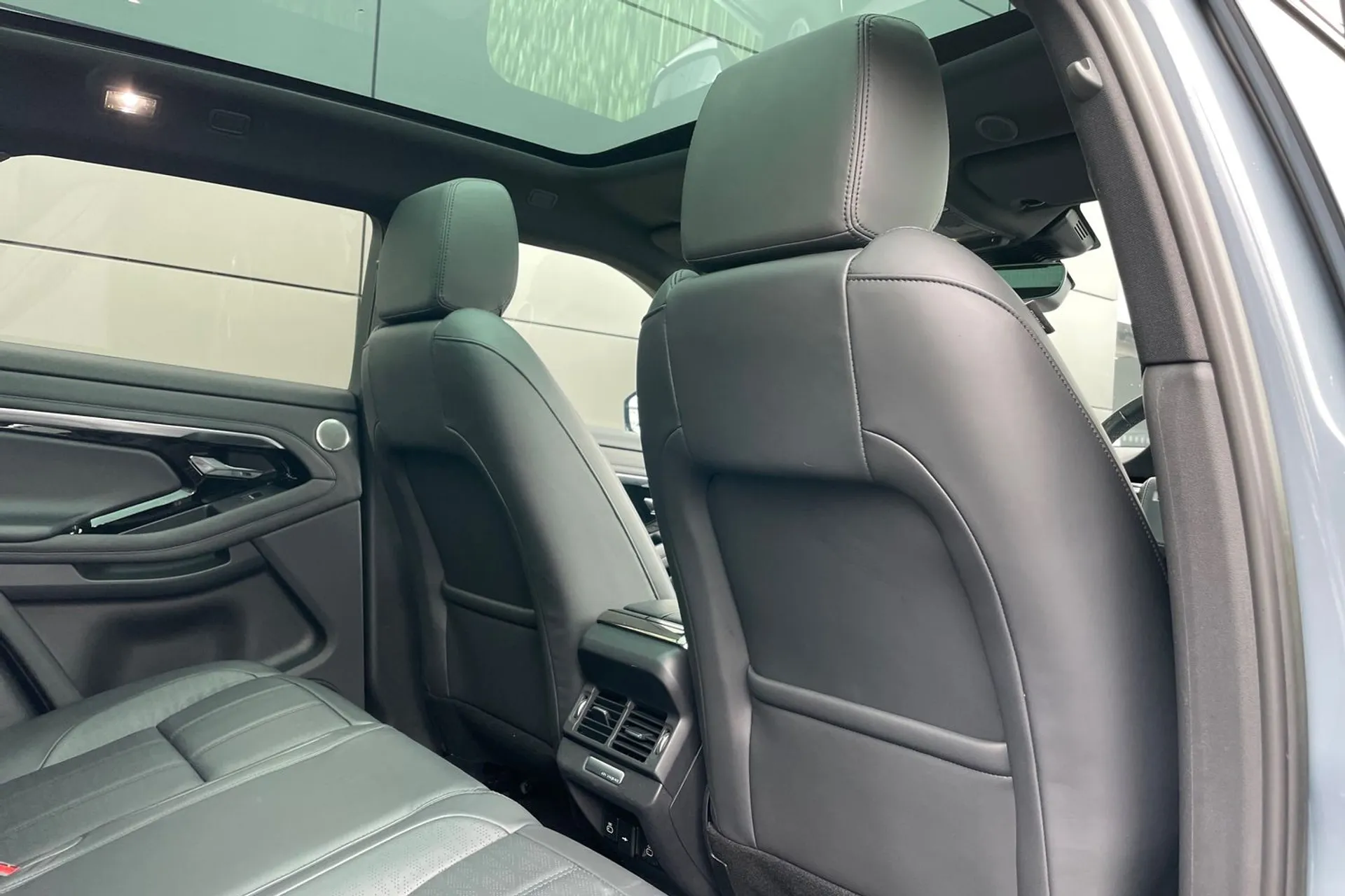 LAND ROVER RANGE ROVER EVOQUE thumbnail image number 38