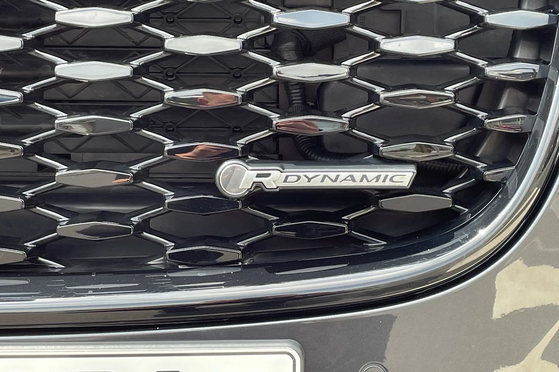 Jaguar F-PACE thumbnail image number 28