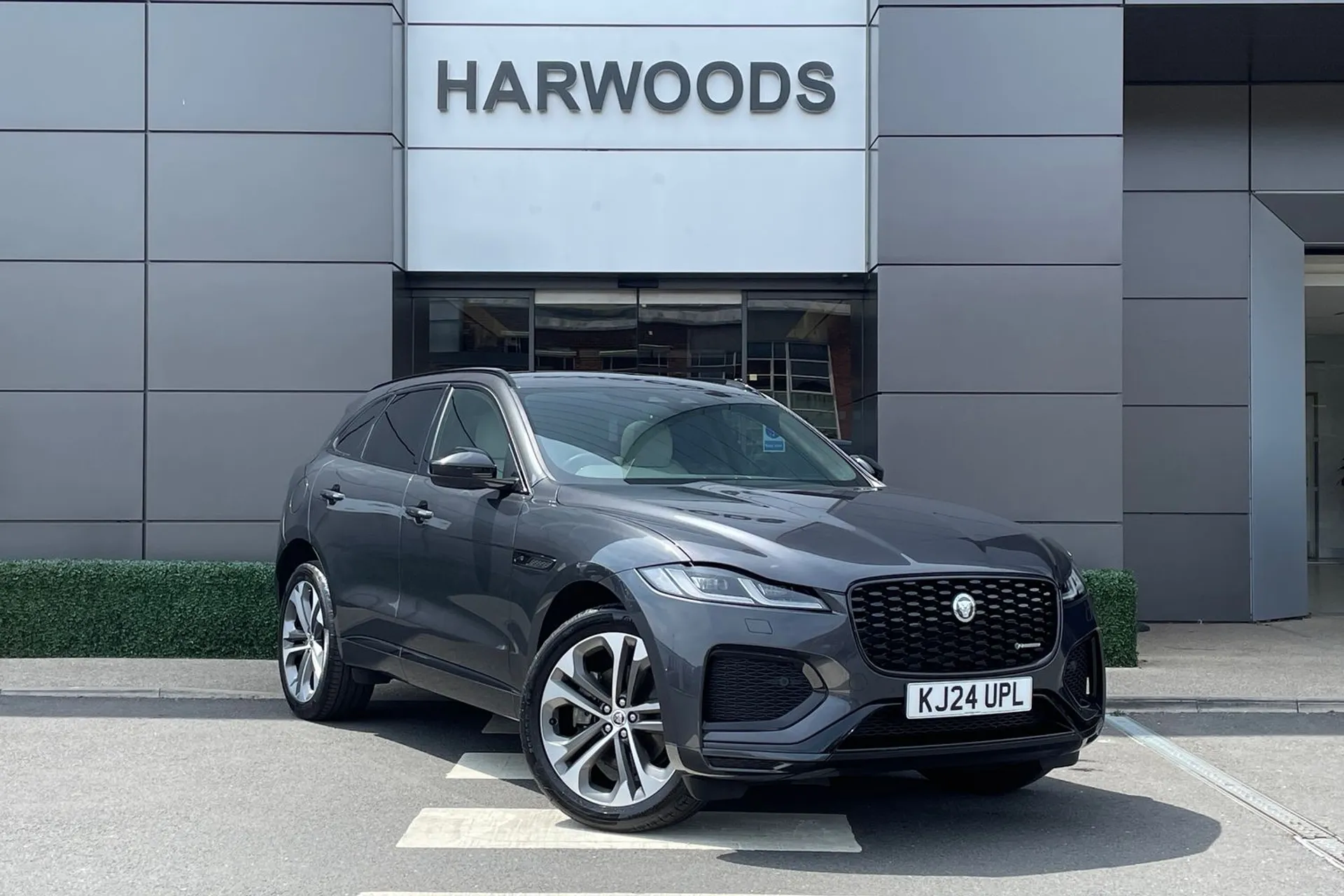 Jaguar F-PACE focused image