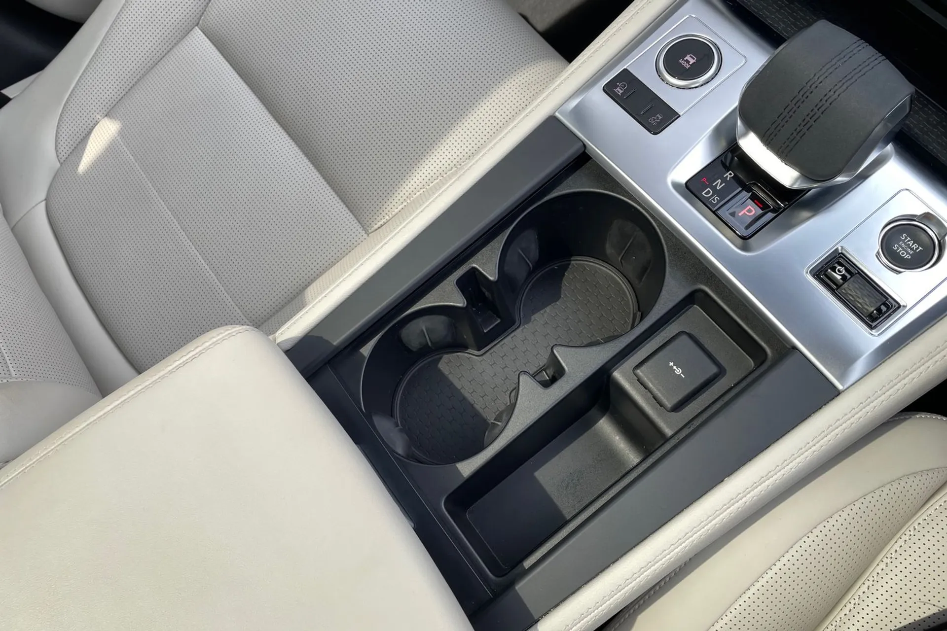 Jaguar F-PACE thumbnail image number 57