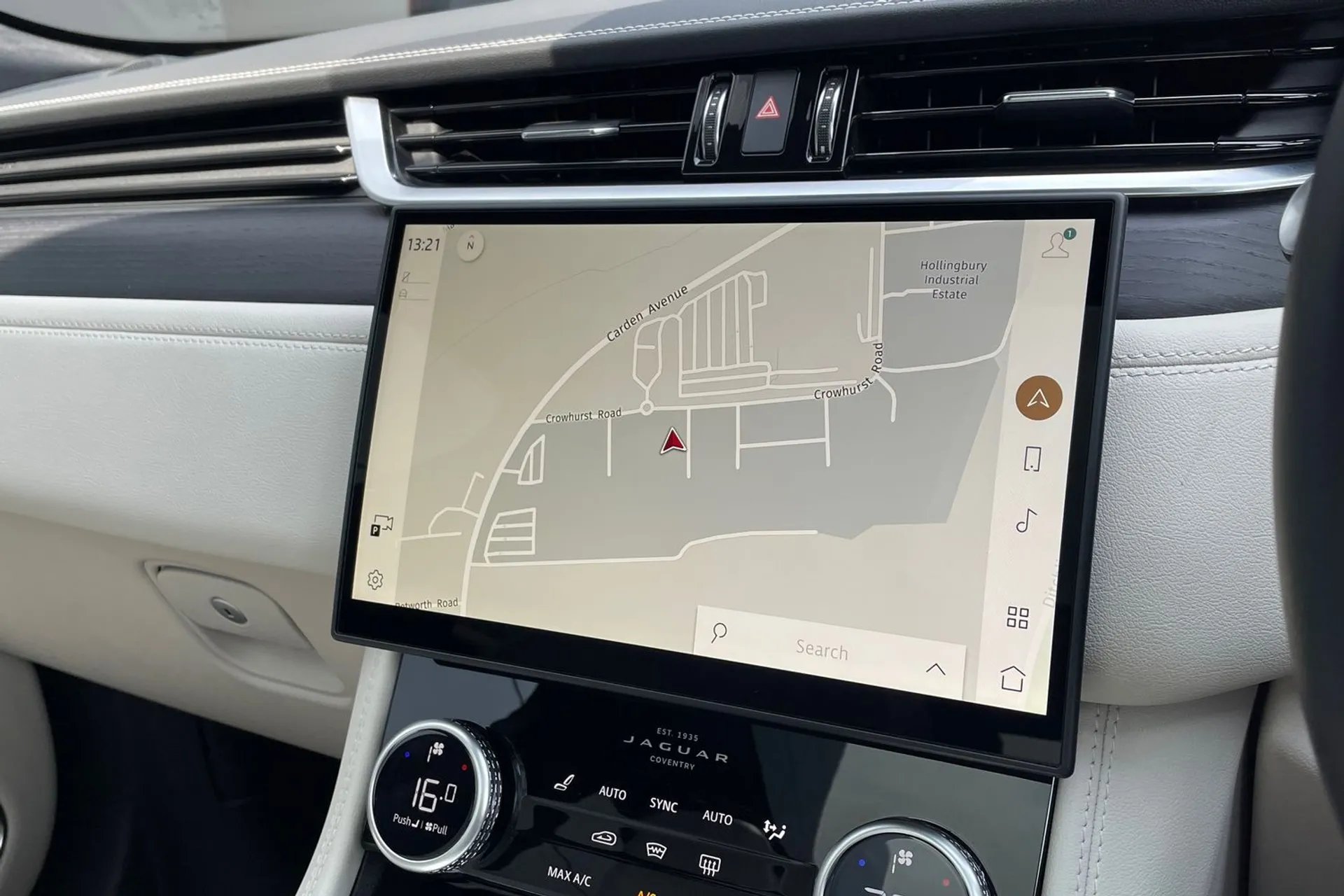 Jaguar F-PACE thumbnail image number 5
