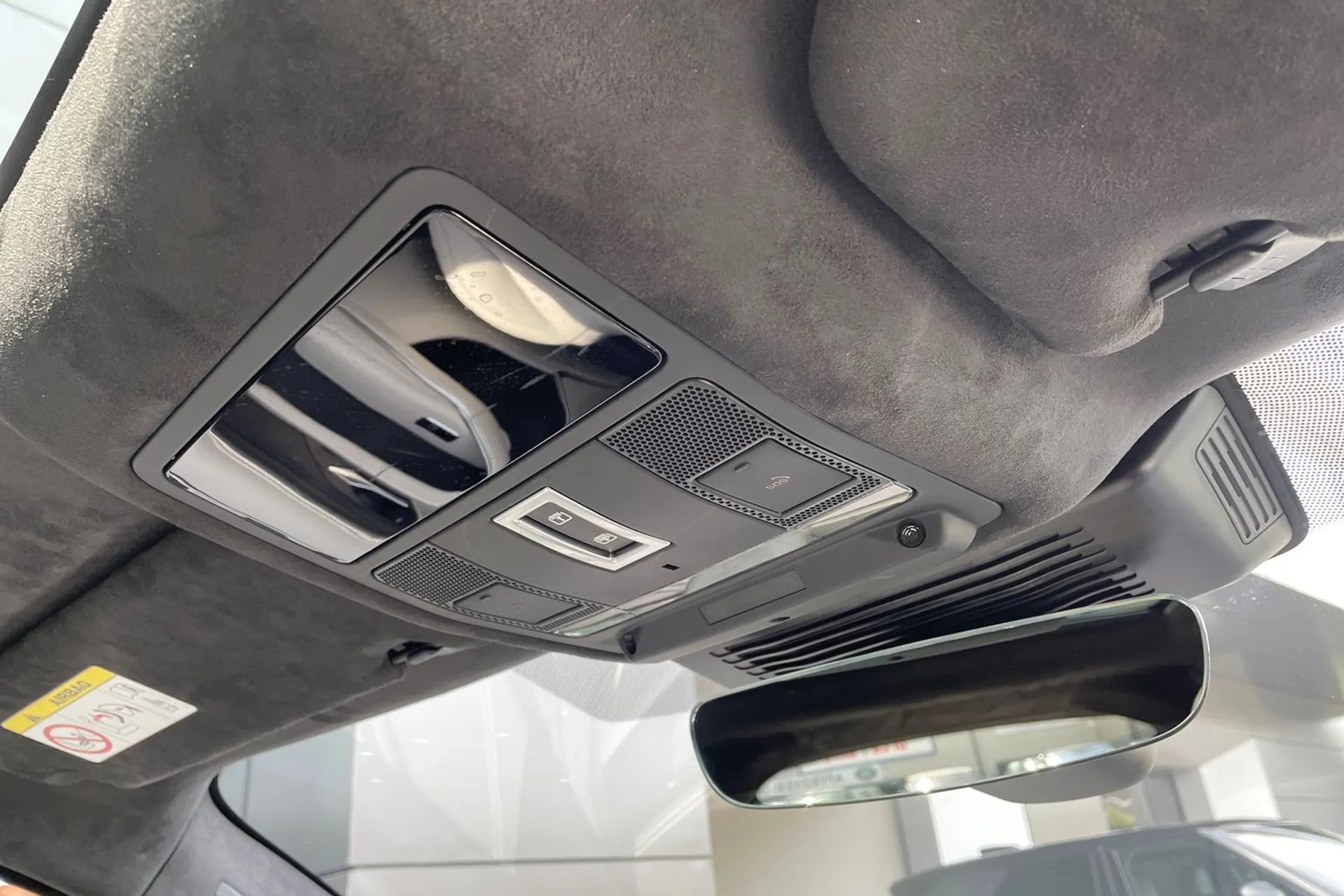 Jaguar F-PACE thumbnail image number 63