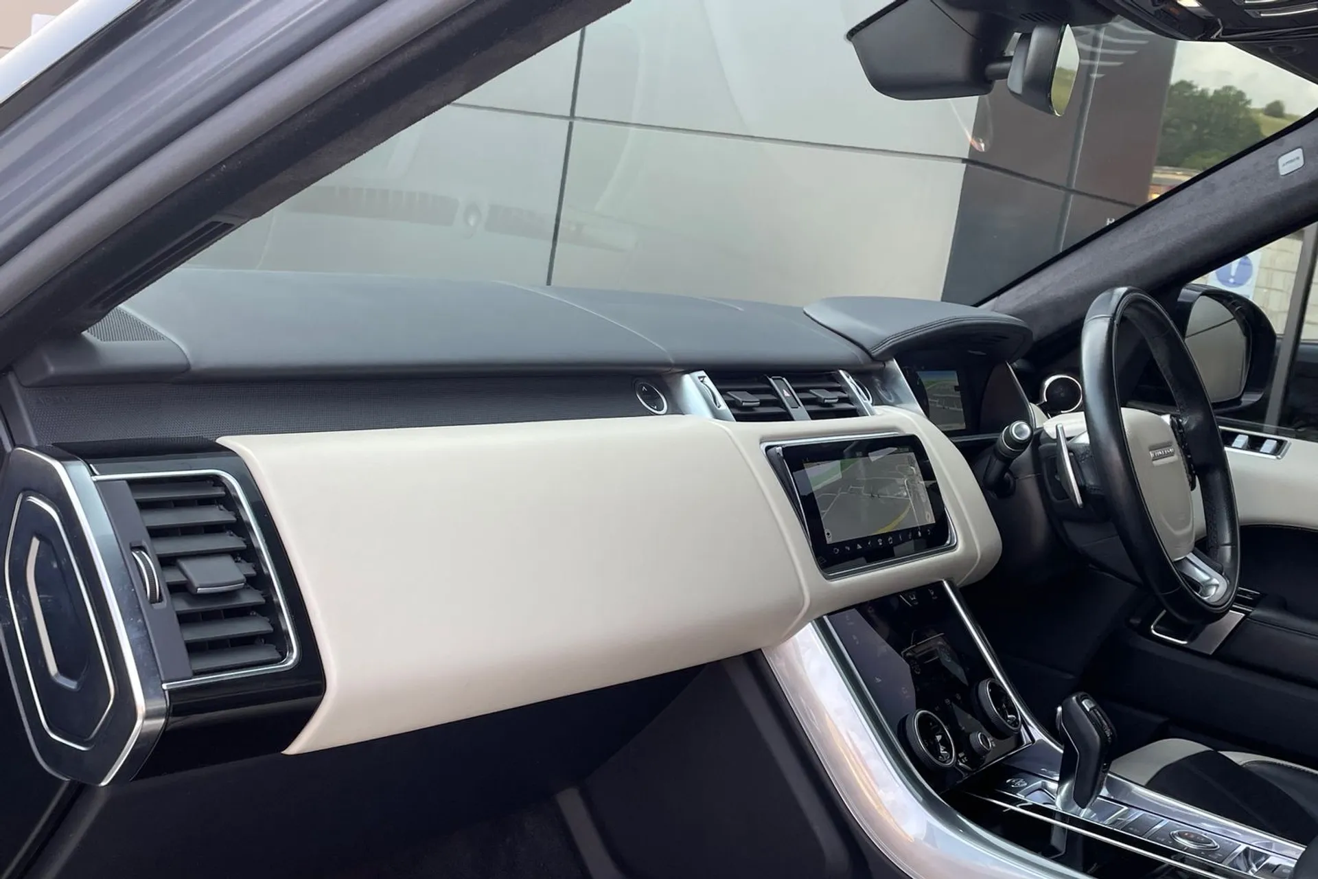 LAND ROVER RANGE ROVER SPORT thumbnail image number 46