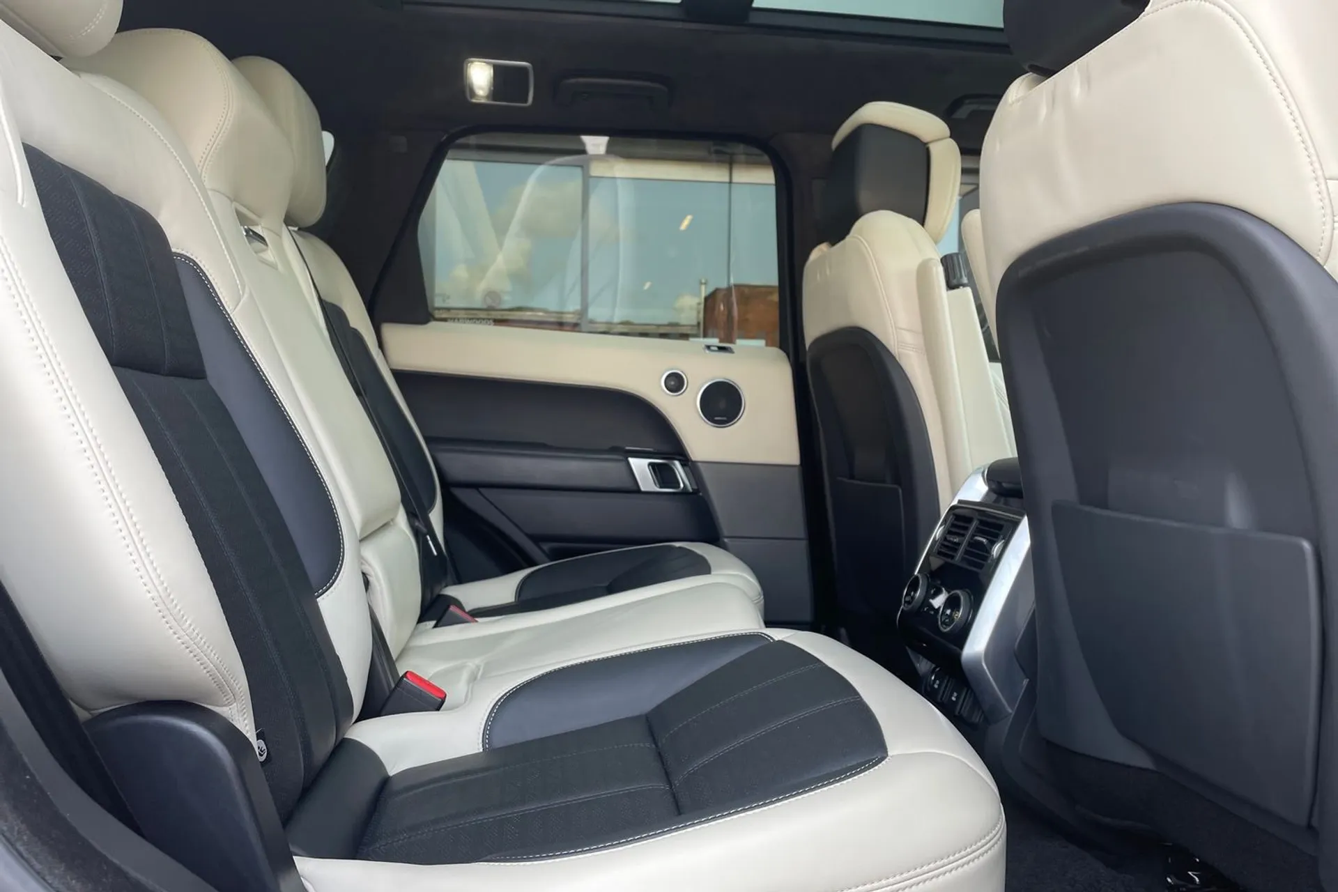LAND ROVER RANGE ROVER SPORT thumbnail image number 38